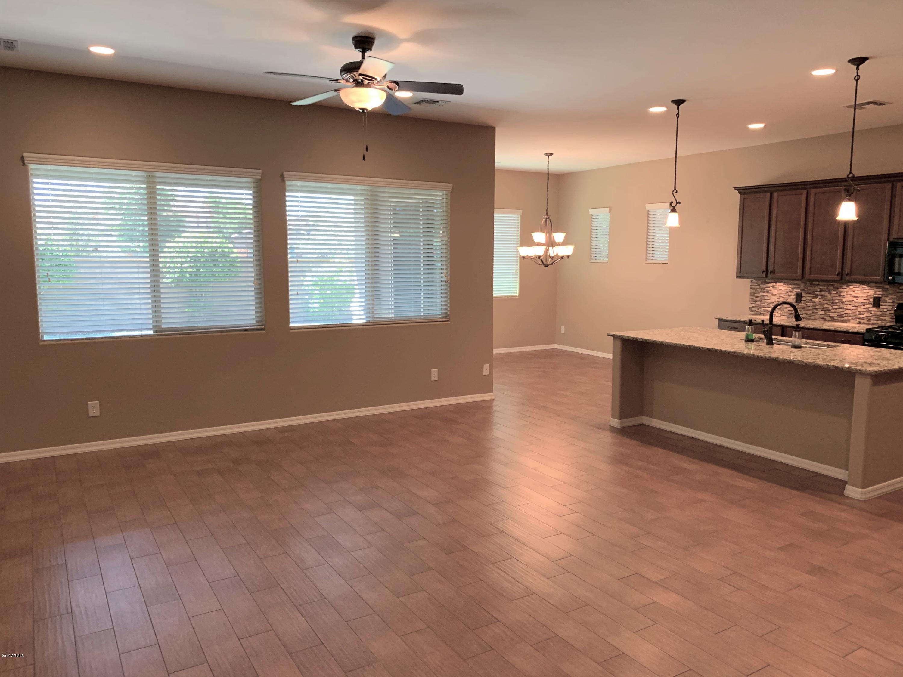 2557 E ORLEANS Drive