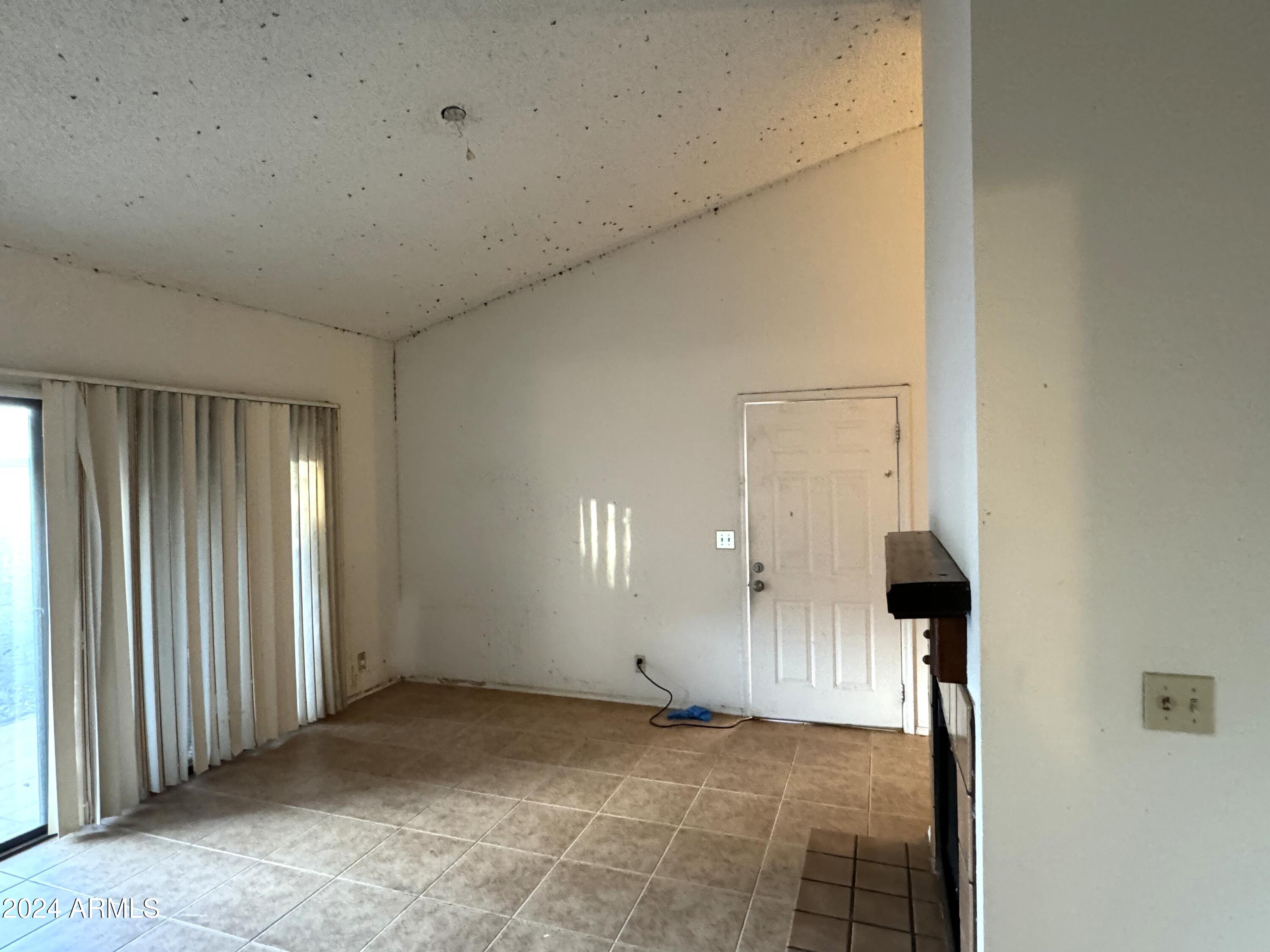 1976 N LEMON TREE Lane, 61