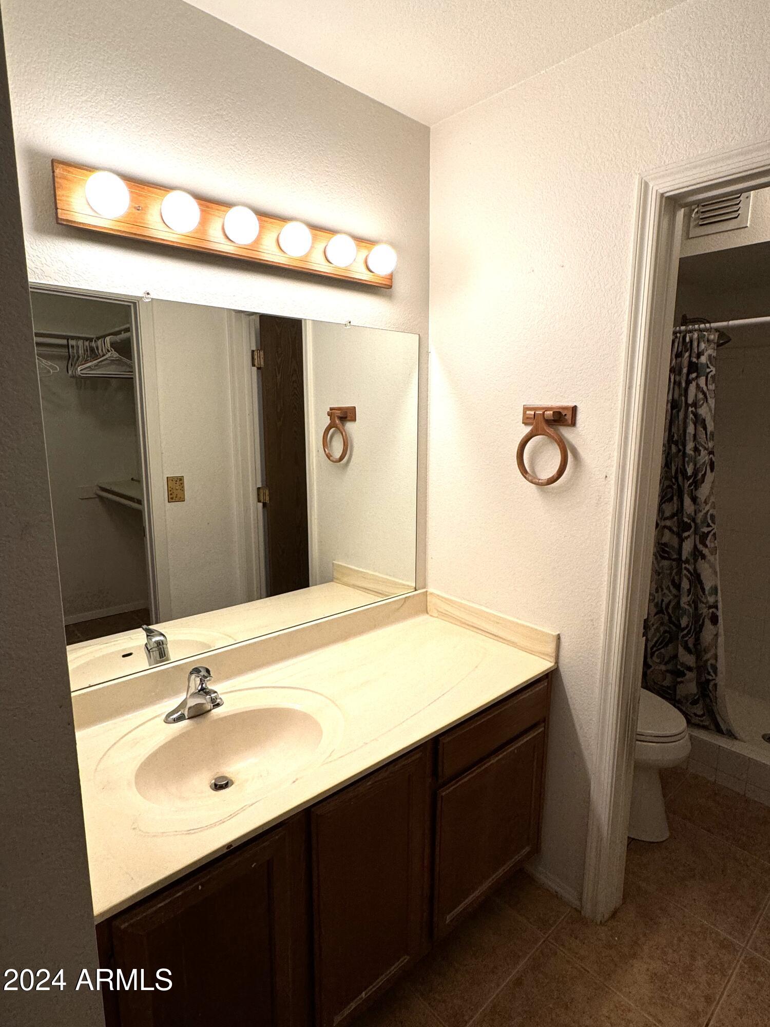 1976 N LEMON TREE Lane, 61