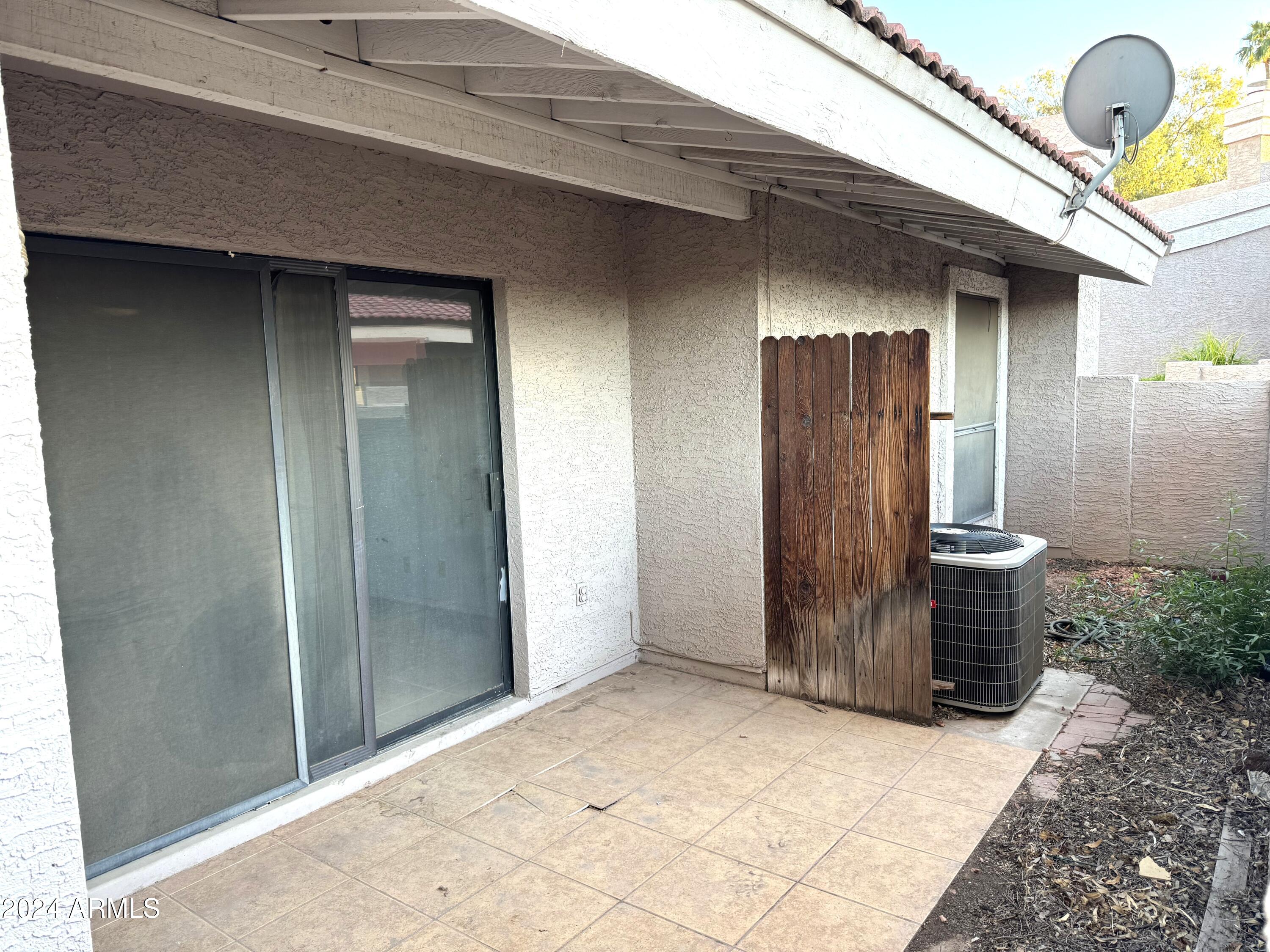 1976 N LEMON TREE Lane, 61