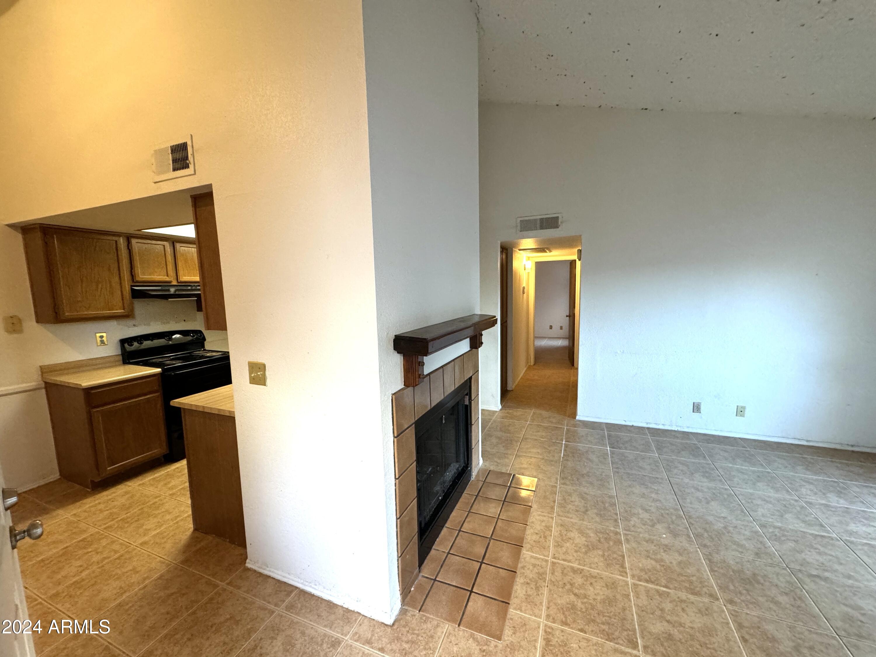 1976 N LEMON TREE Lane, 61