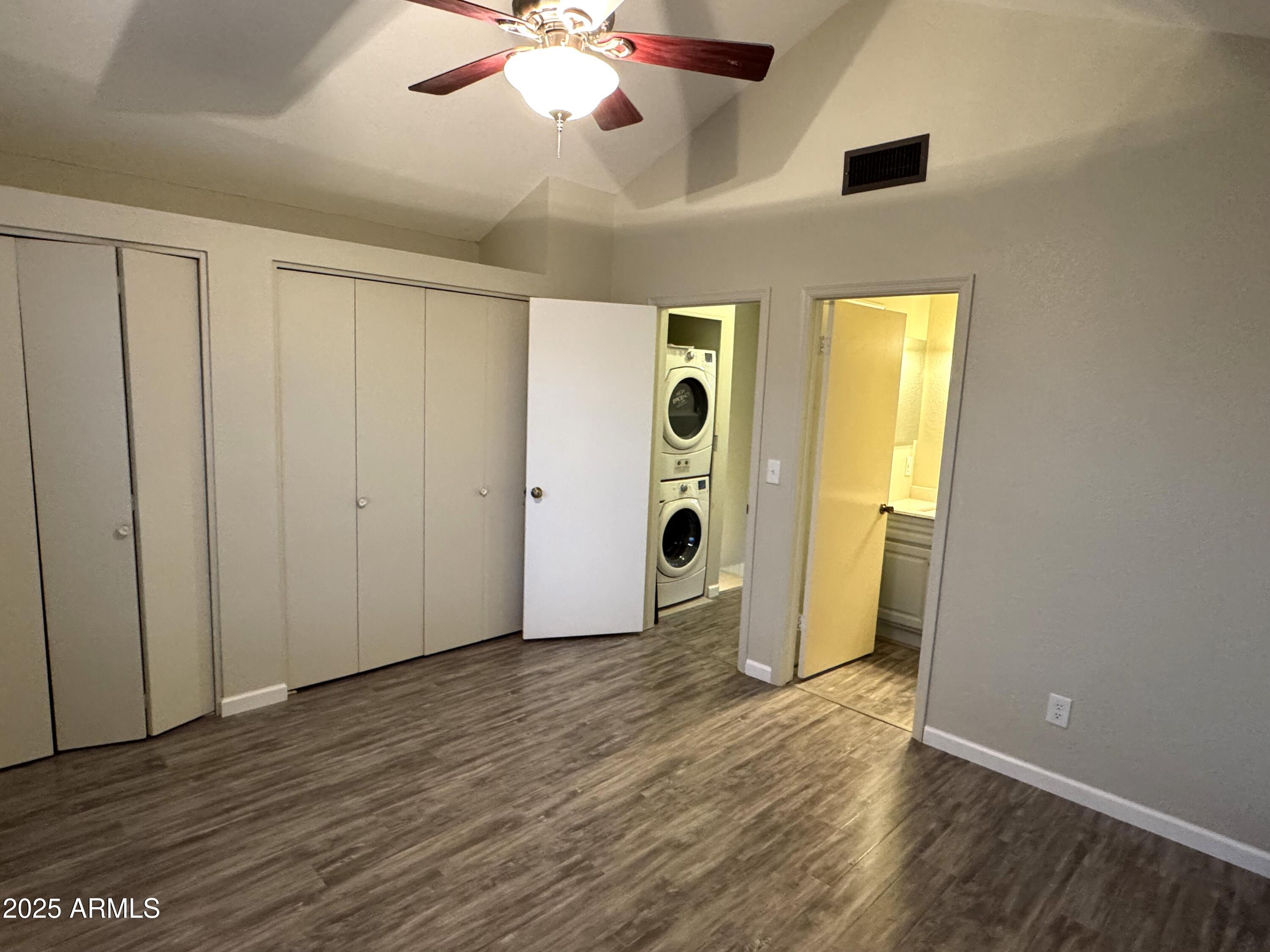 8111 W WACKER Road, 129