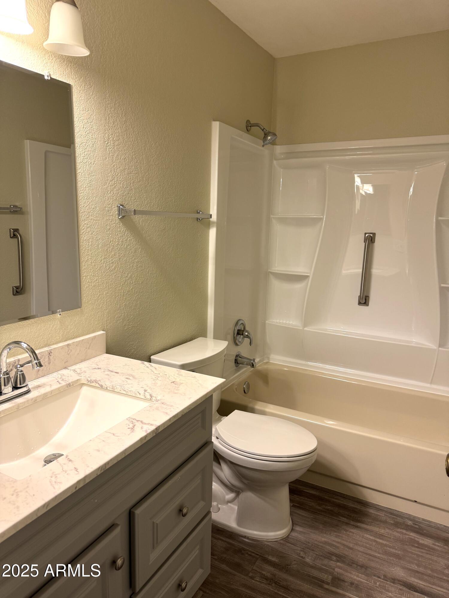 8111 W WACKER Road, 129