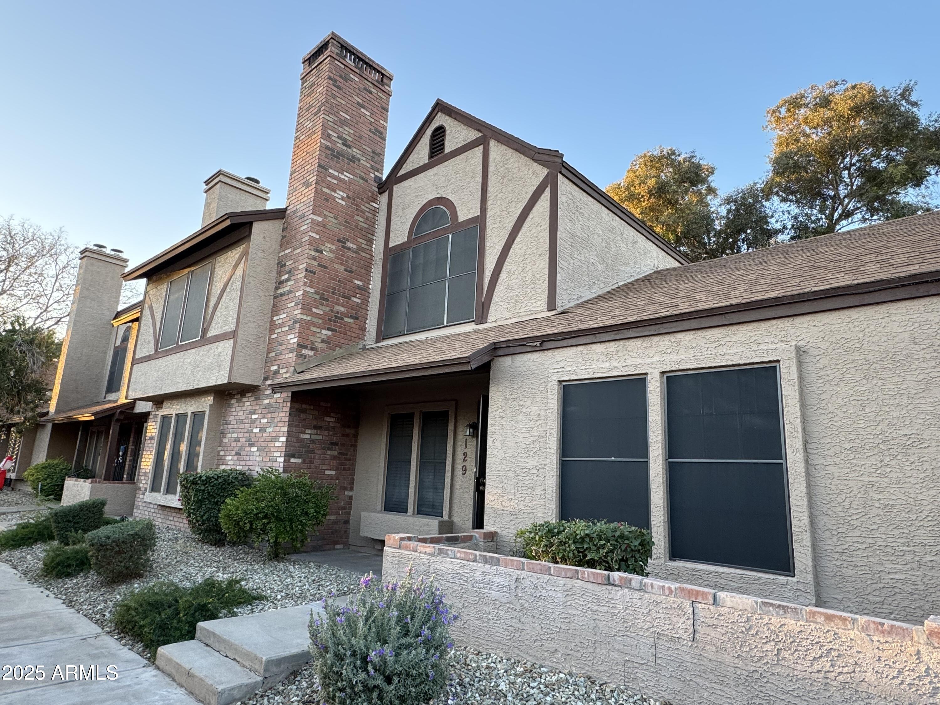 8111 W WACKER Road, 129