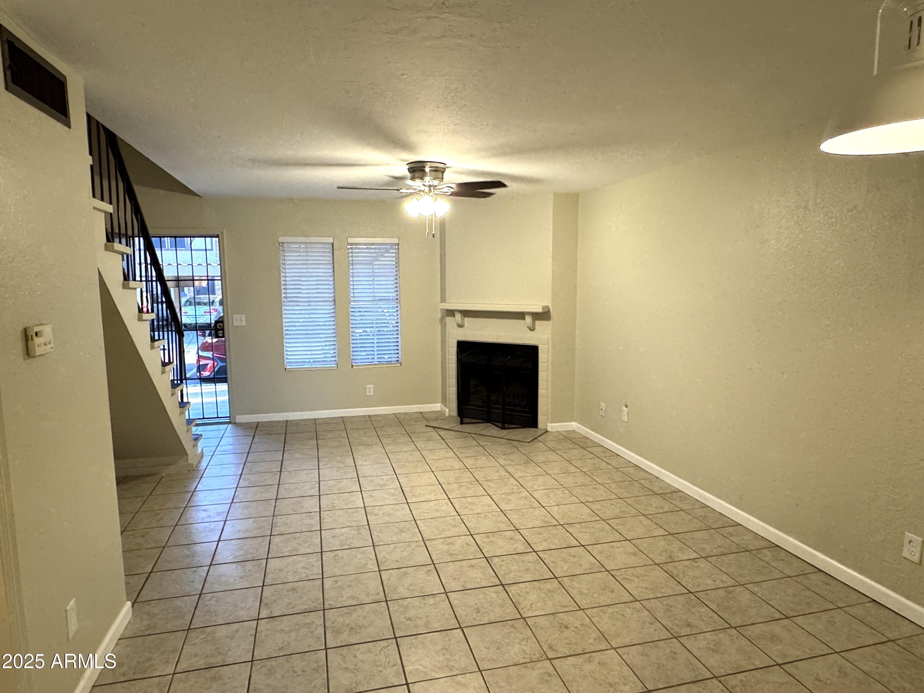 8111 W WACKER Road, 129