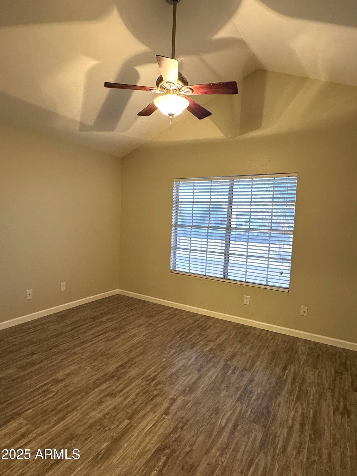 8111 W WACKER Road, 129