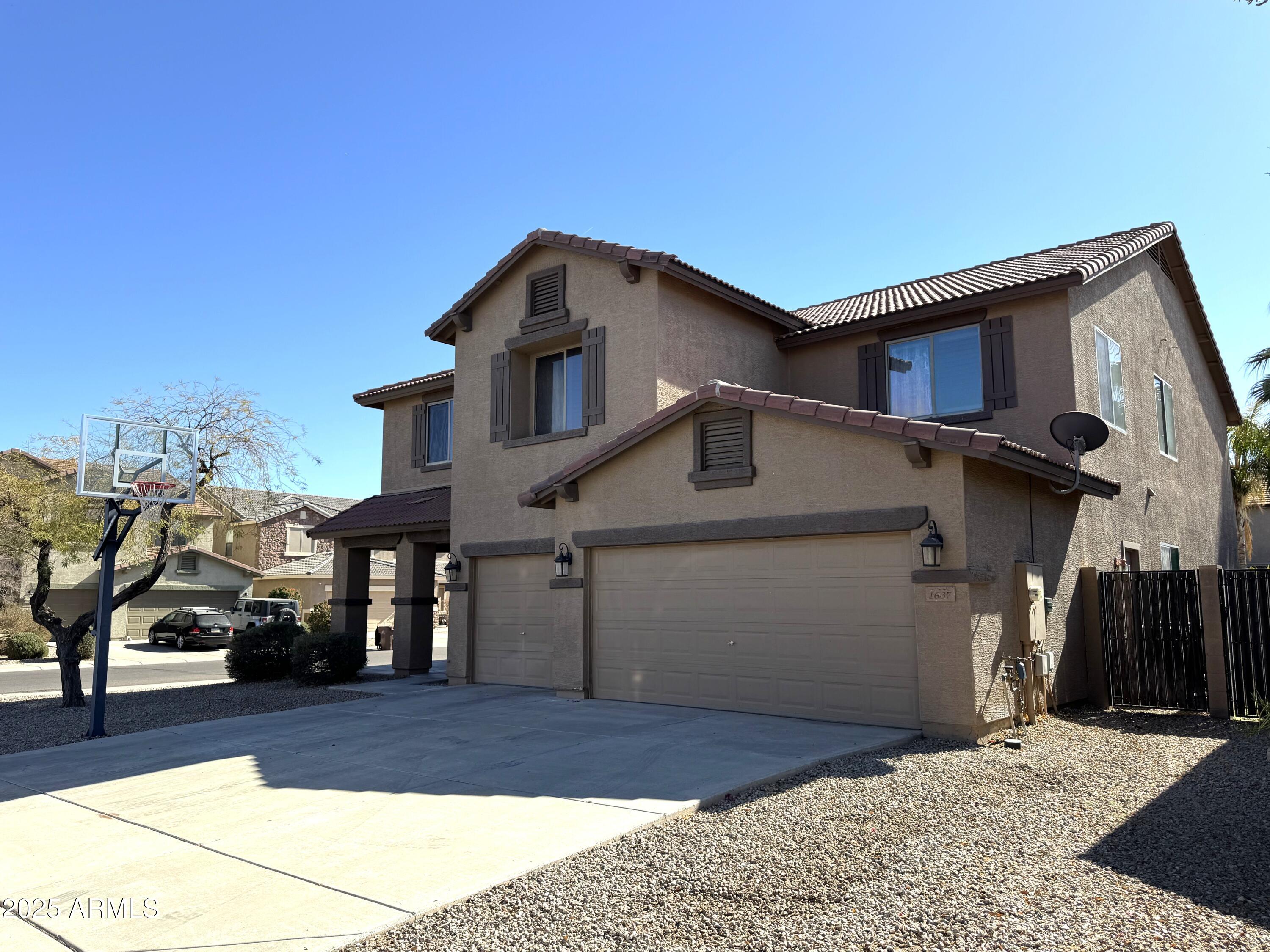 1637 W GREEN TREE Drive