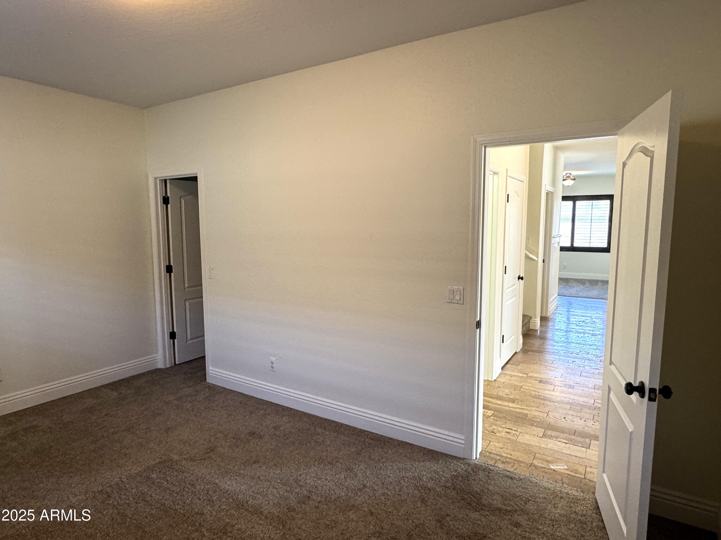 1637 W GREEN TREE Drive