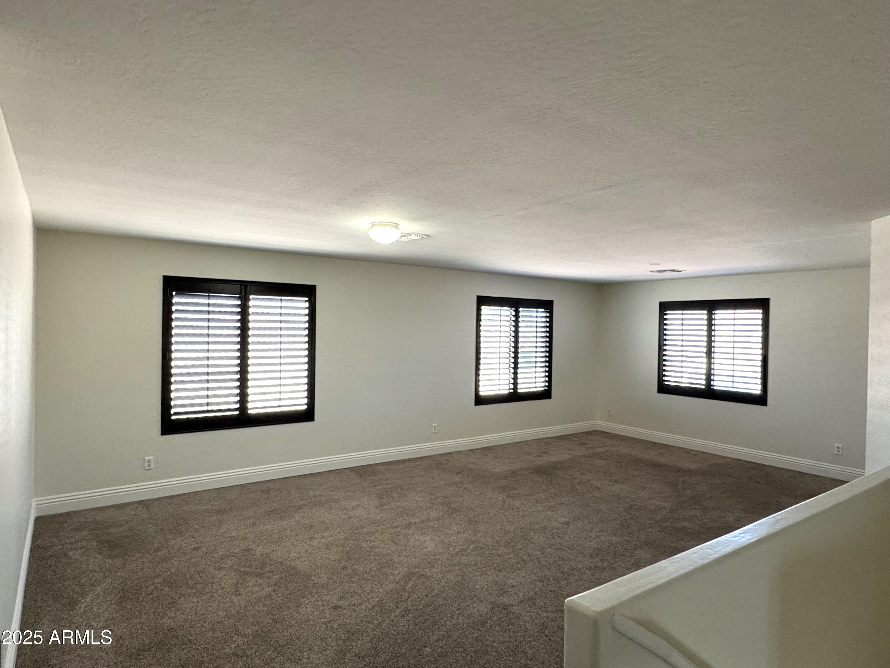 1637 W GREEN TREE Drive