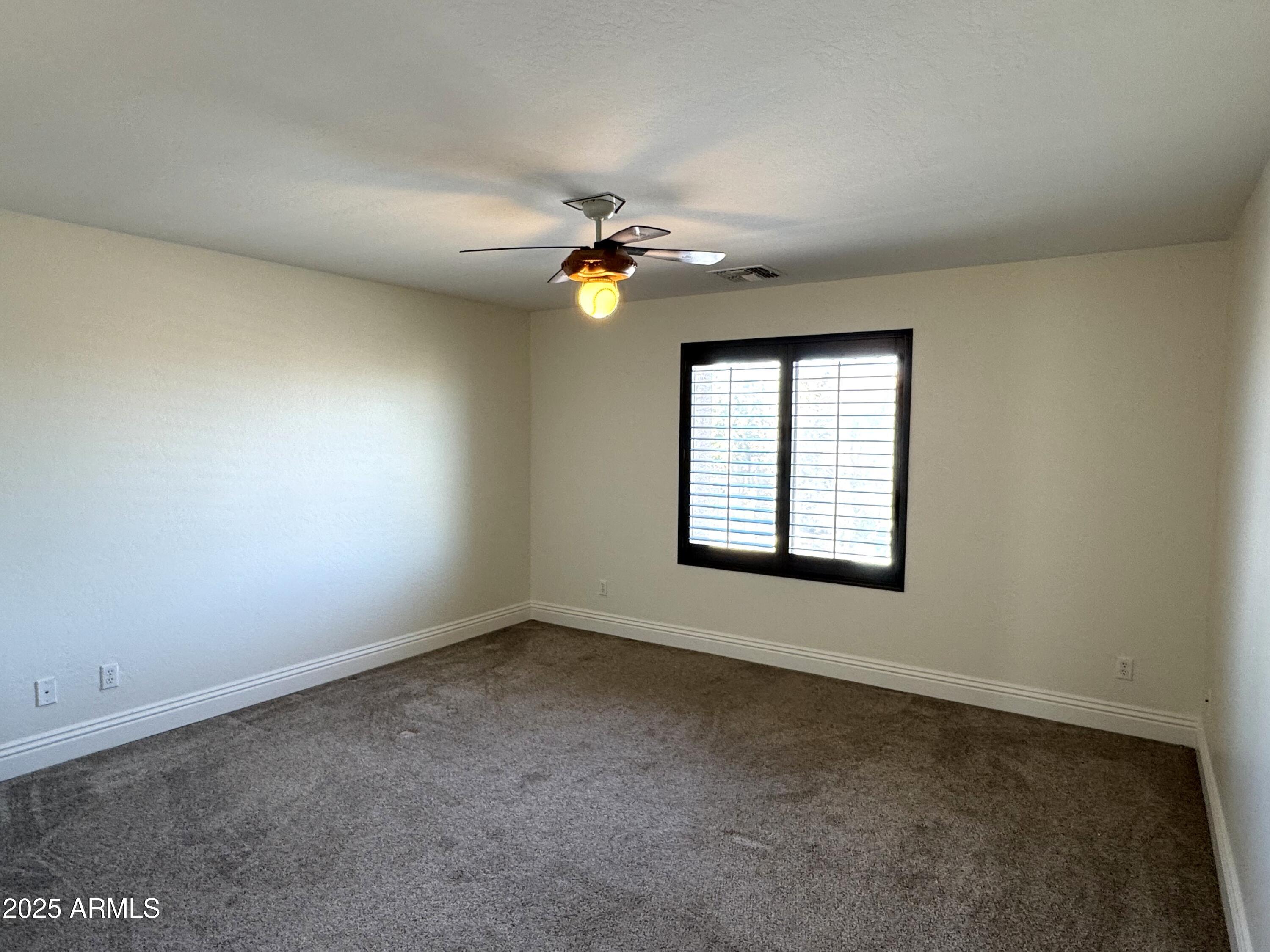 1637 W GREEN TREE Drive