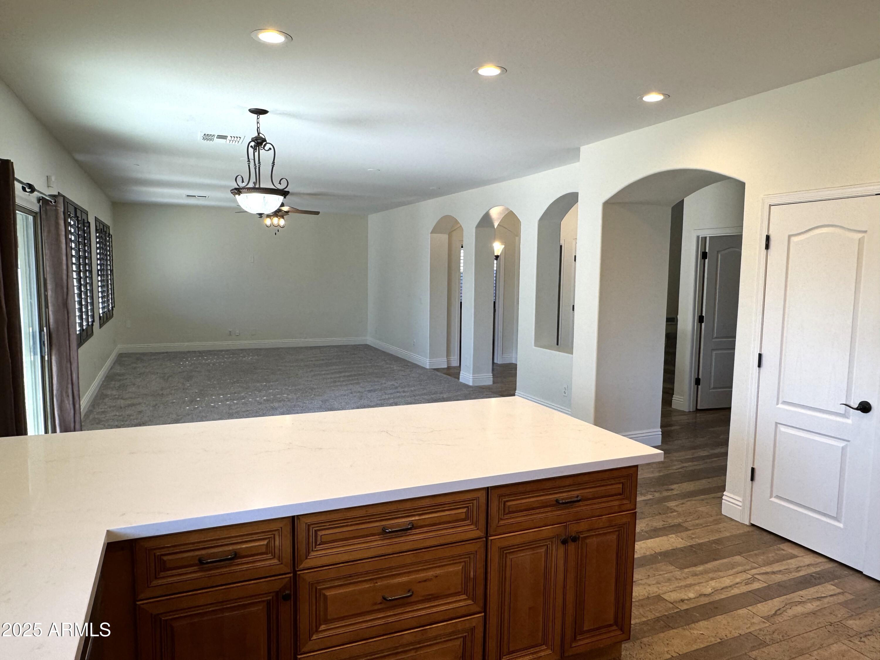 1637 W GREEN TREE Drive