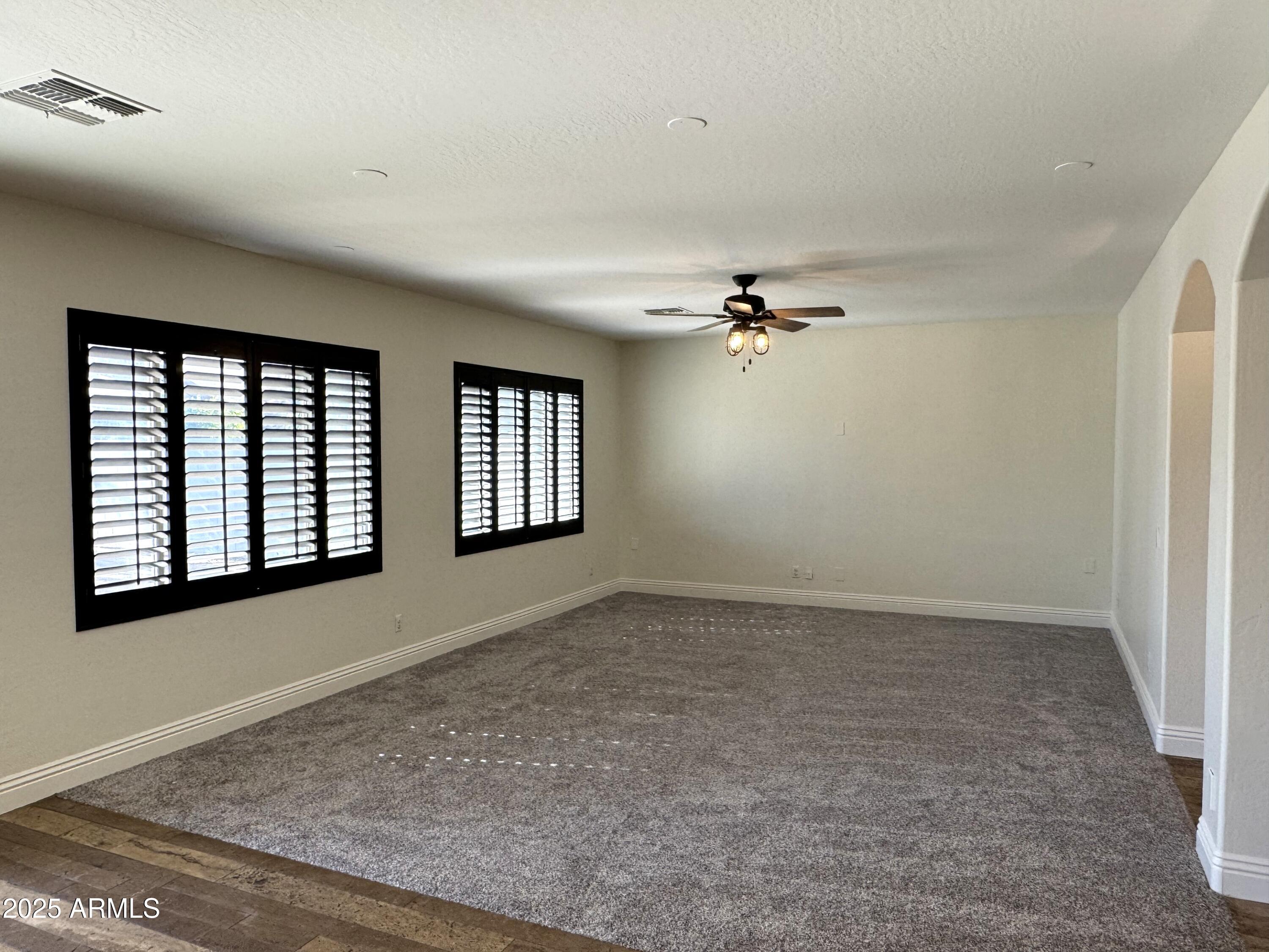 1637 W GREEN TREE Drive