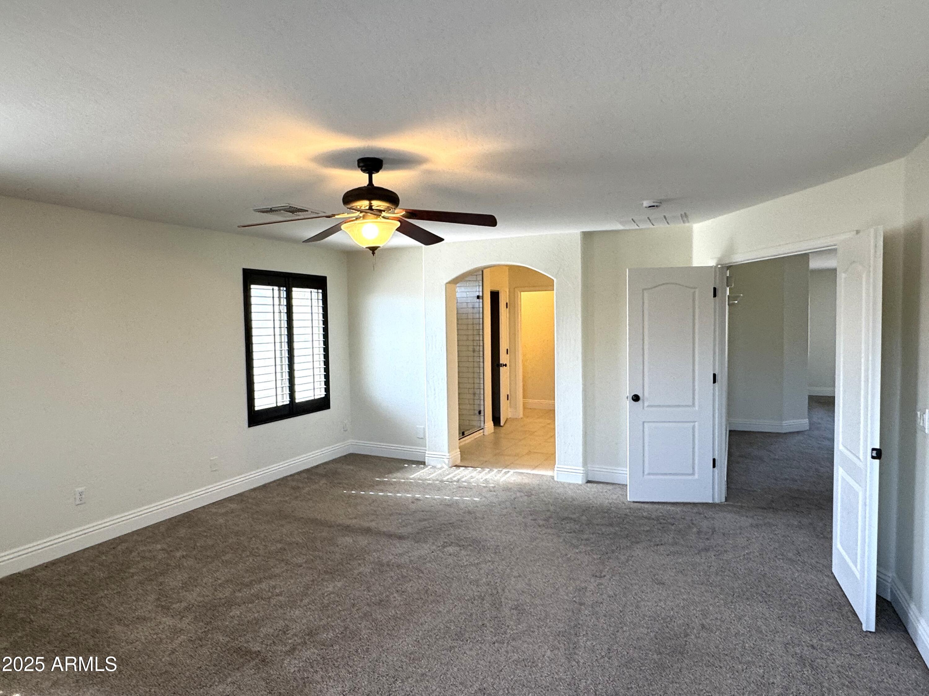 1637 W GREEN TREE Drive