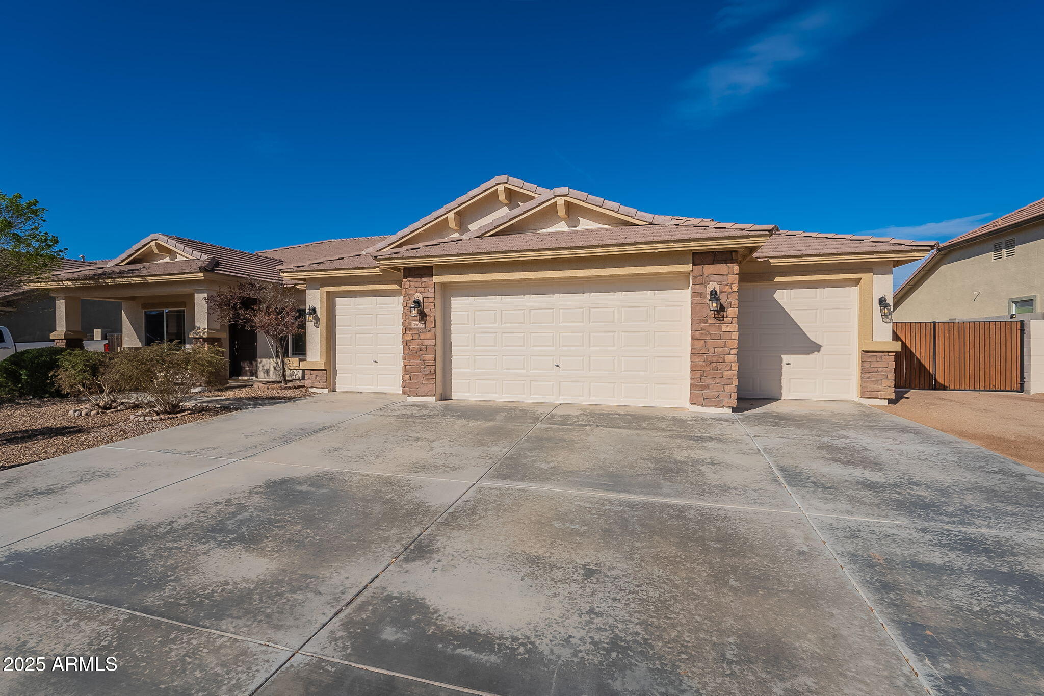39642 N OXFORD Way