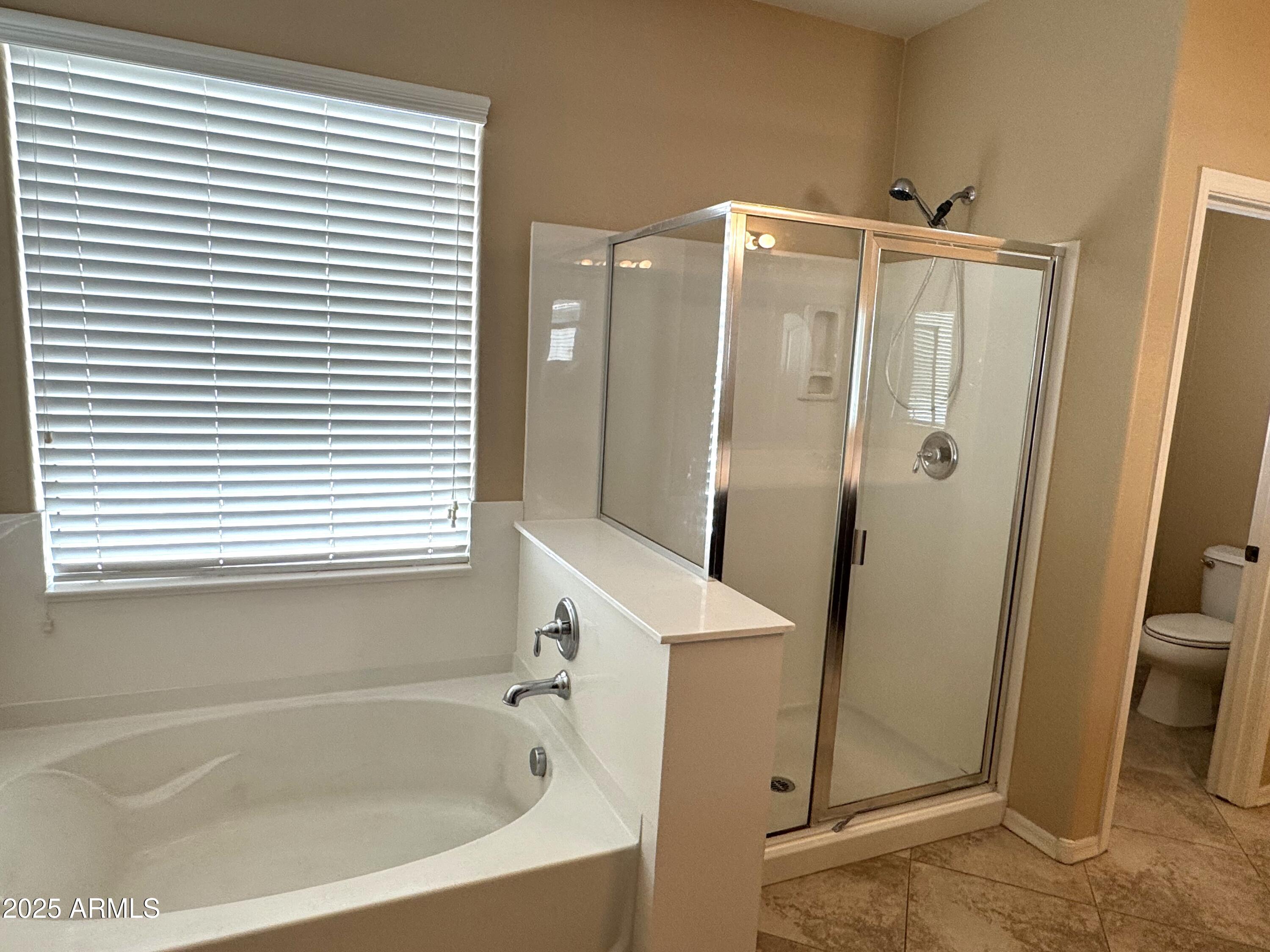 4106 E OAKLAND Street