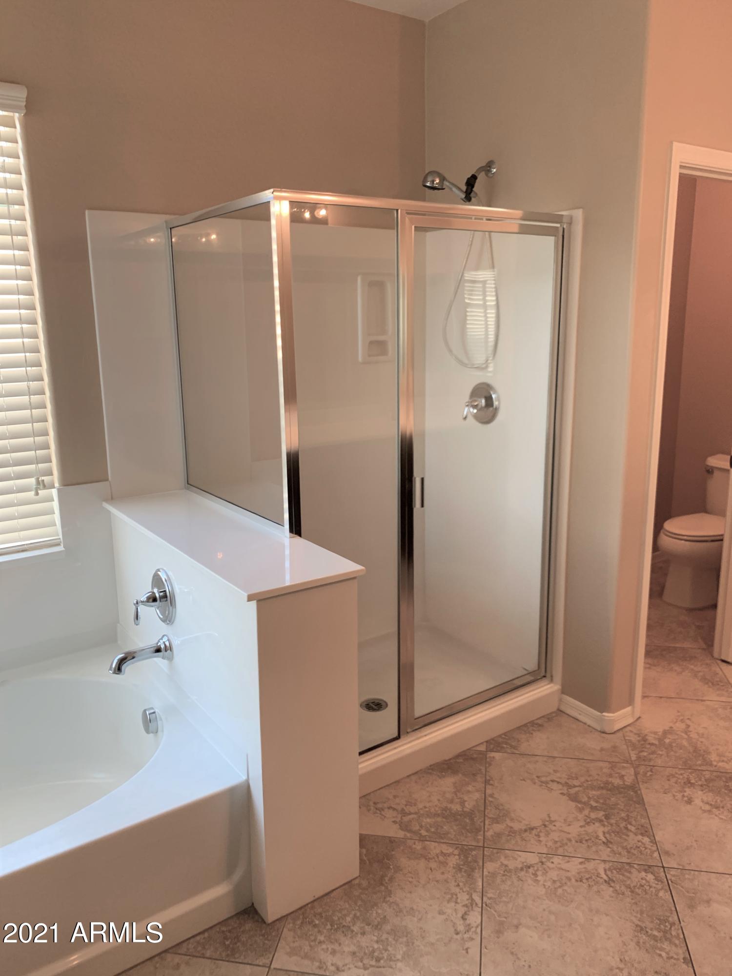 4106 E OAKLAND Street