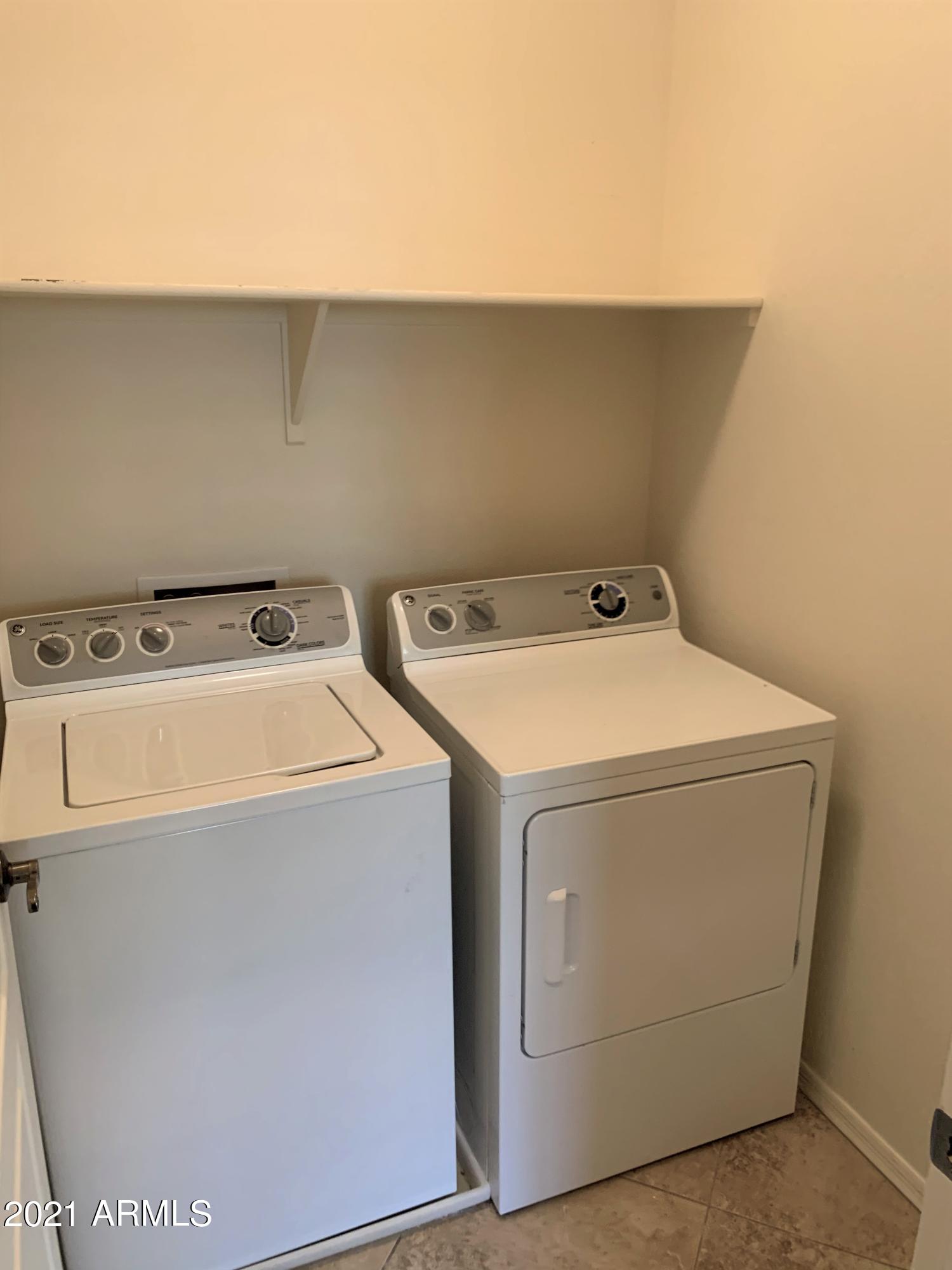 4106 E OAKLAND Street