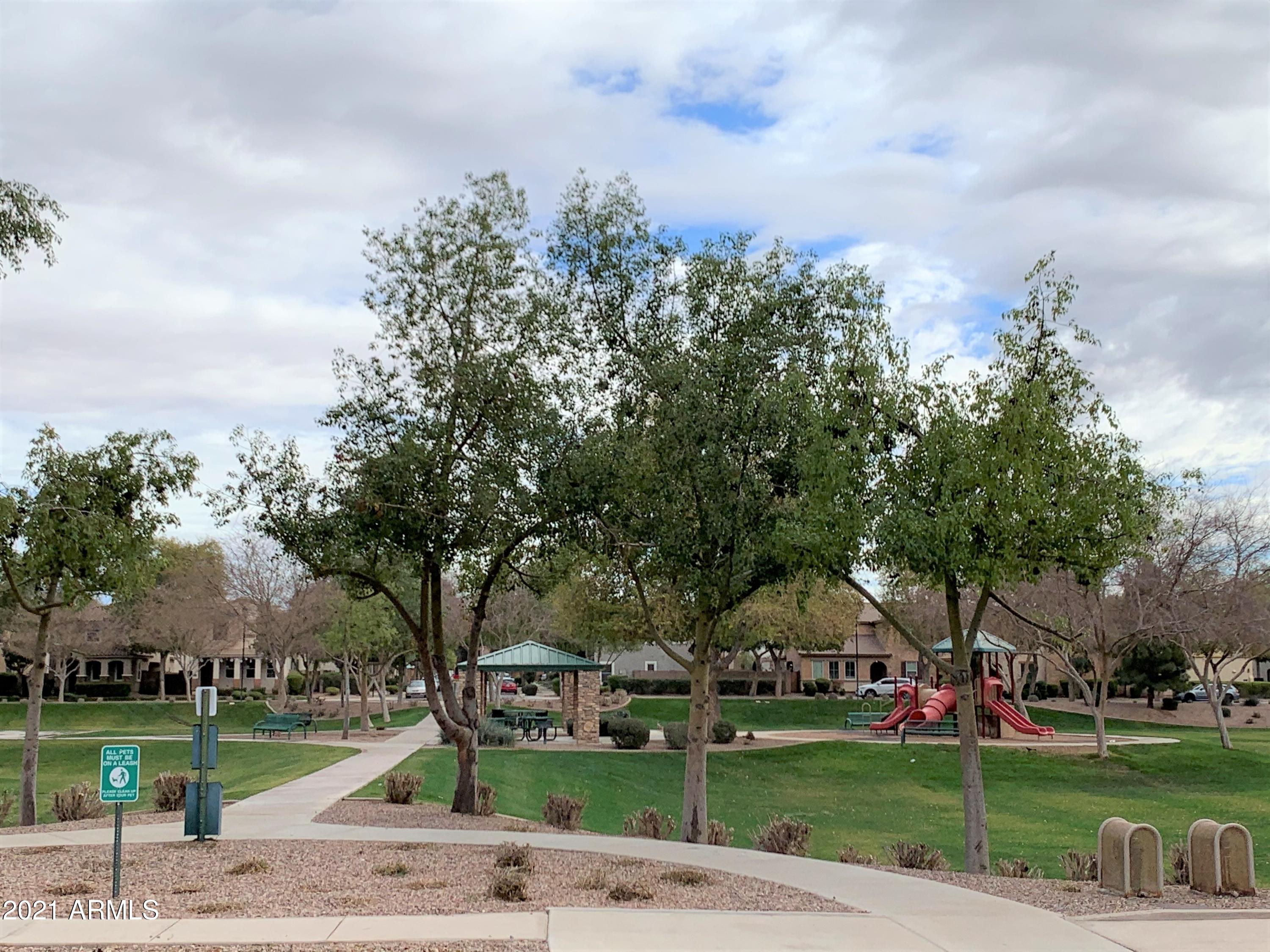 4106 E OAKLAND Street