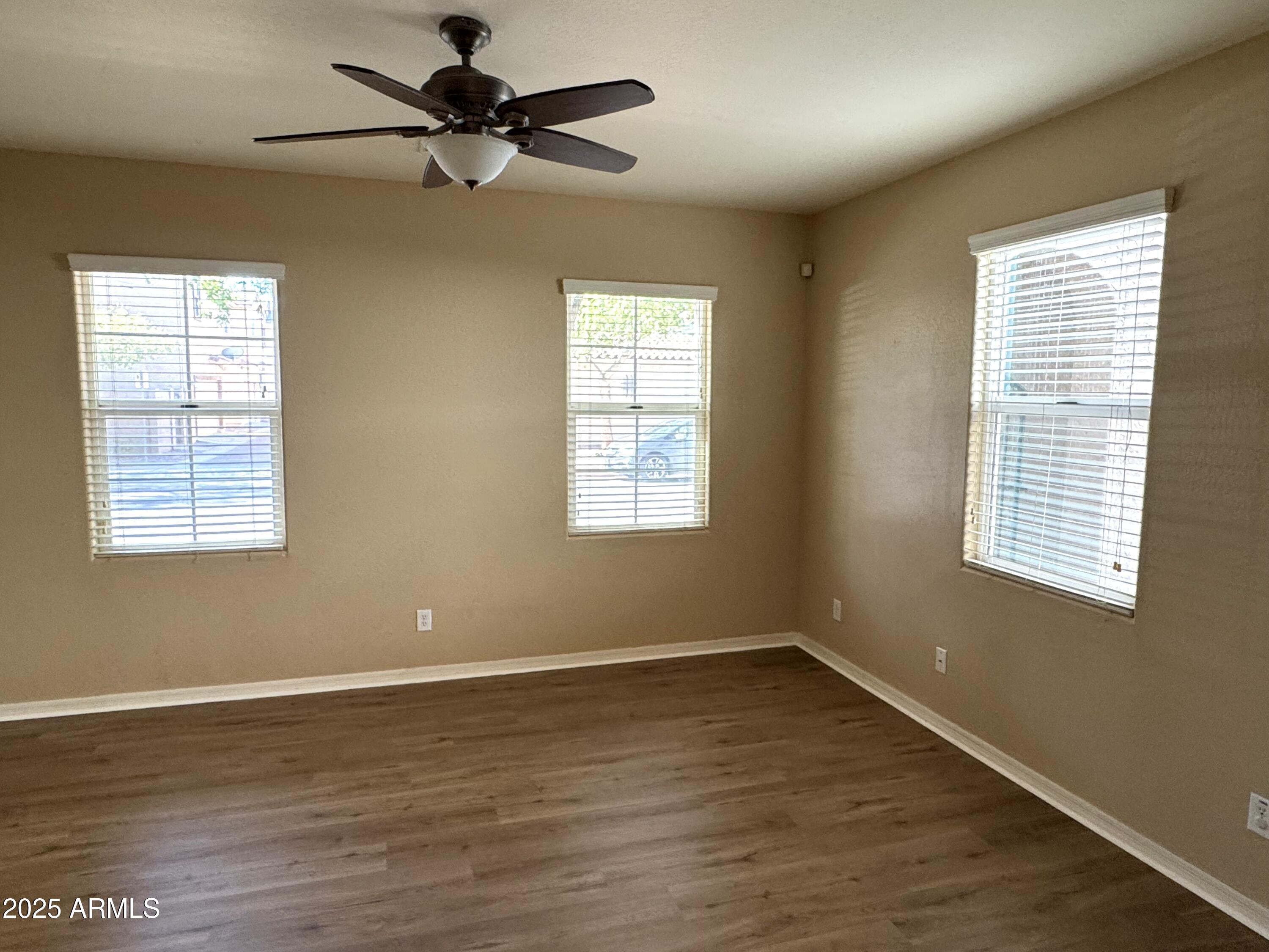 4106 E OAKLAND Street