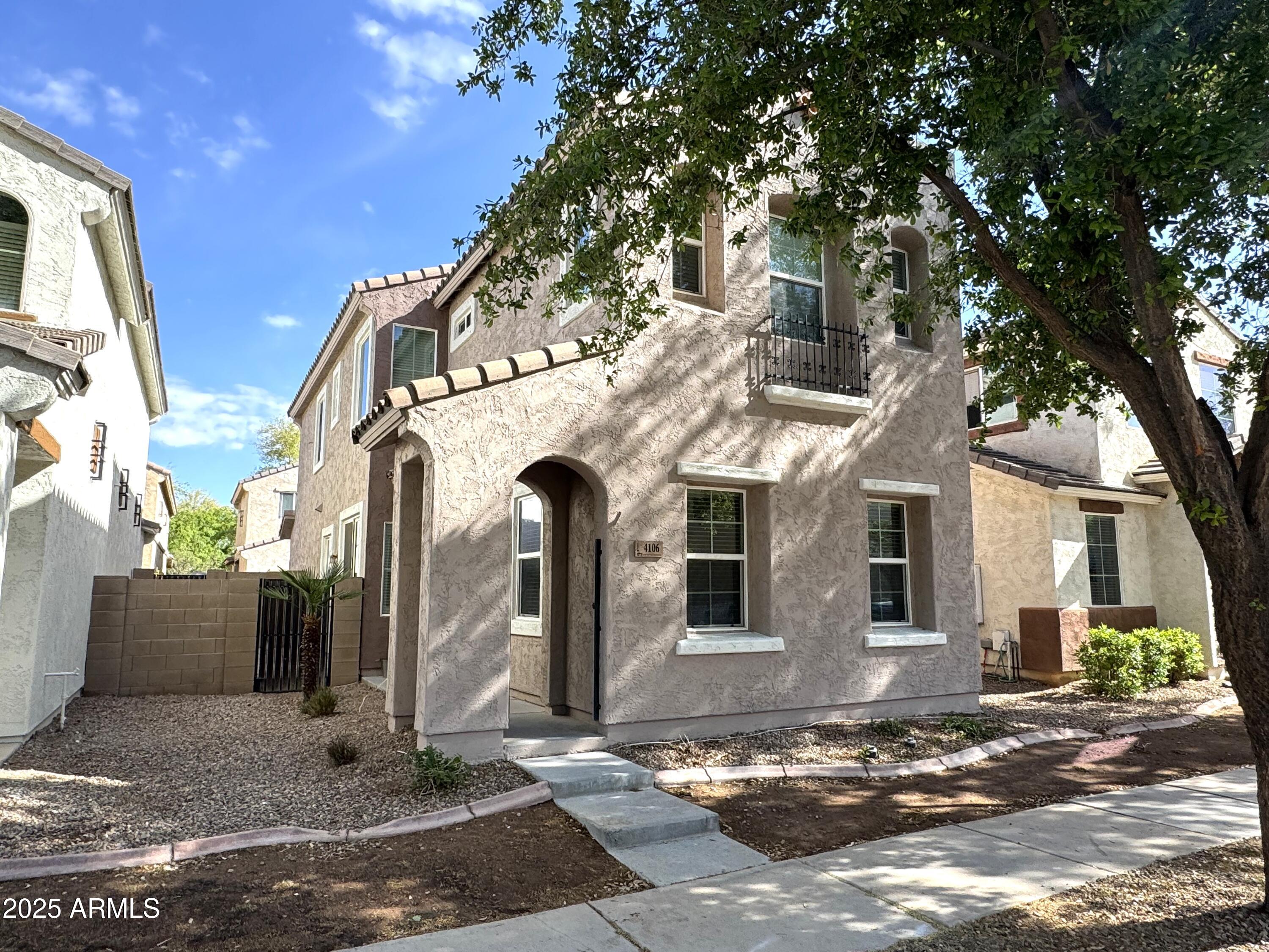 4106 E OAKLAND Street