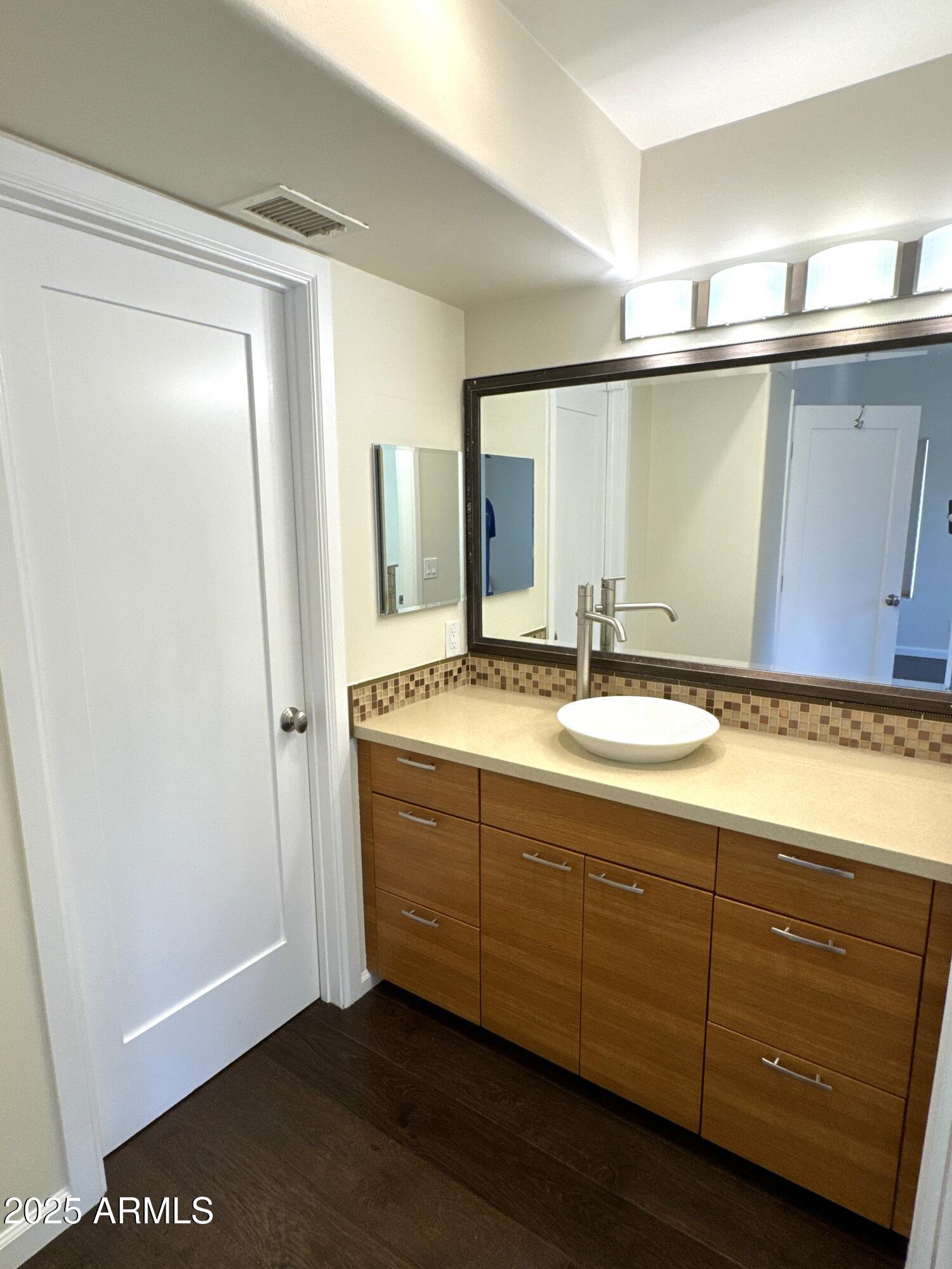 1633 E LAKESIDE Drive, 154