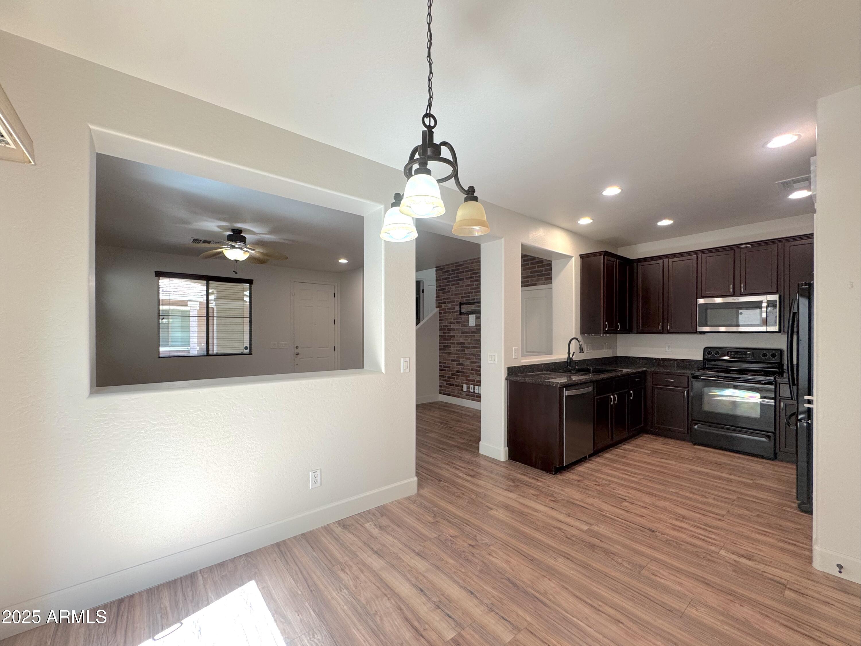 1675 E ELGIN Street