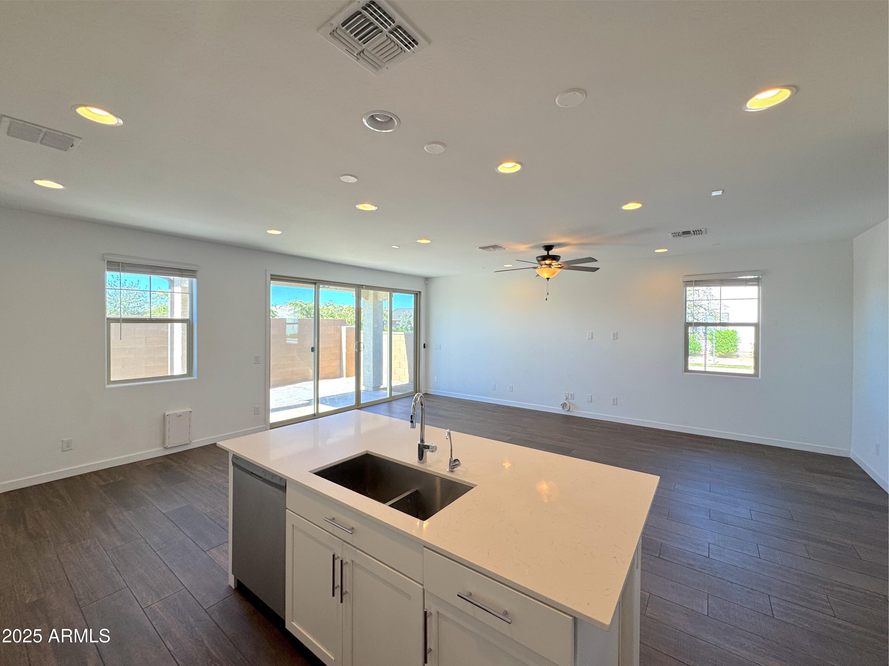 9903 E TILLMAN Avenue