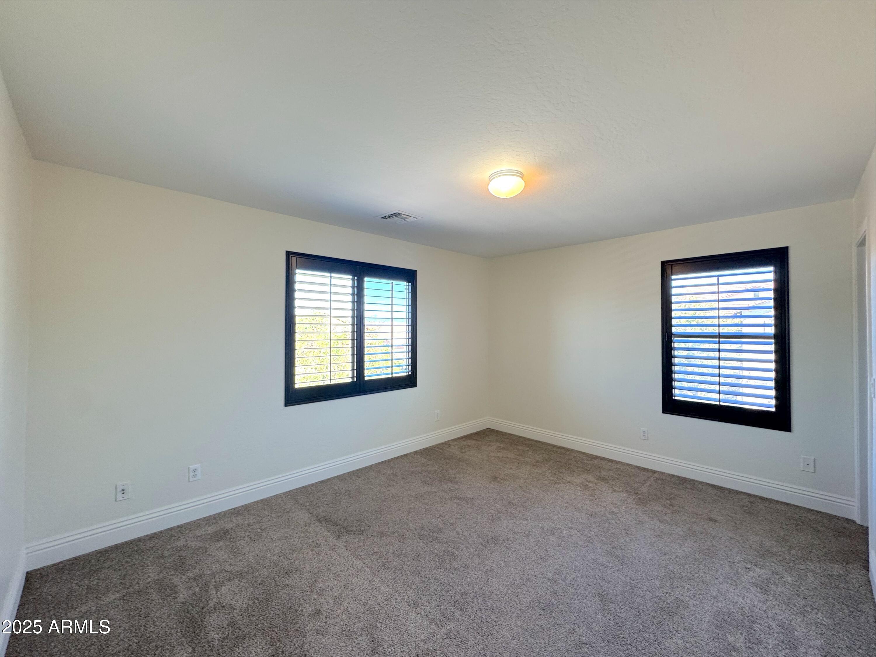 1637 W GREEN TREE Drive