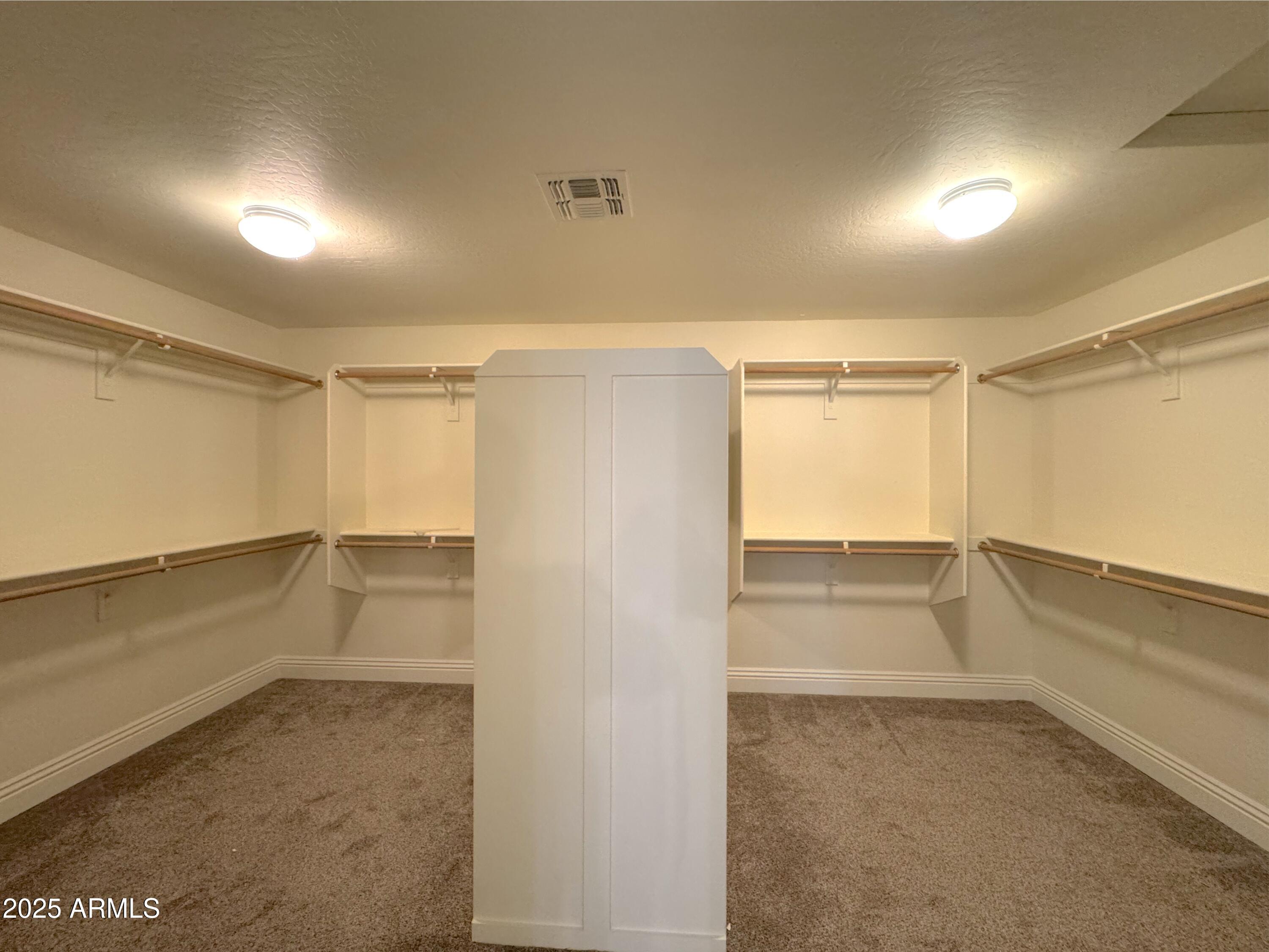 1637 W GREEN TREE Drive