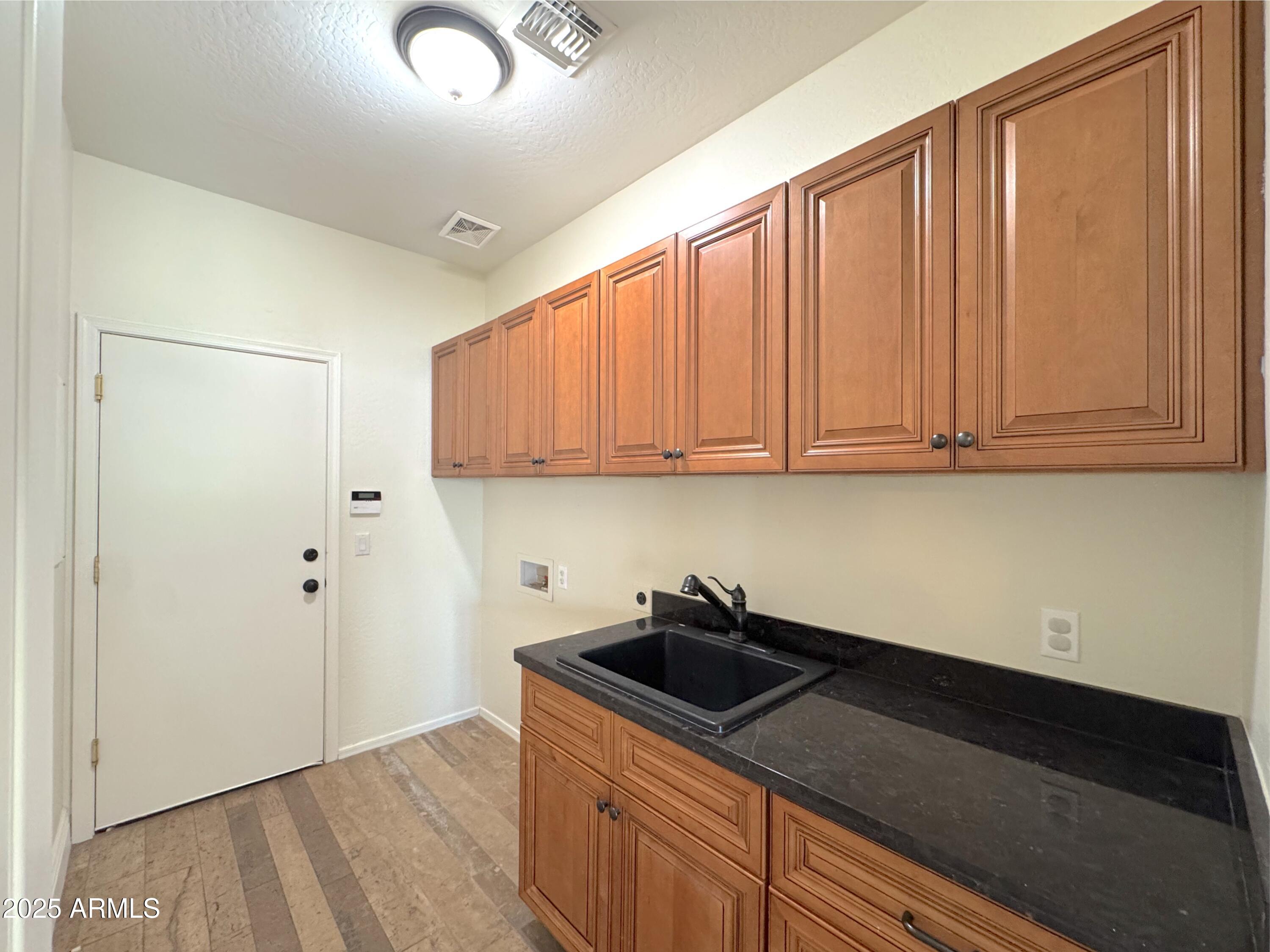 1637 W GREEN TREE Drive