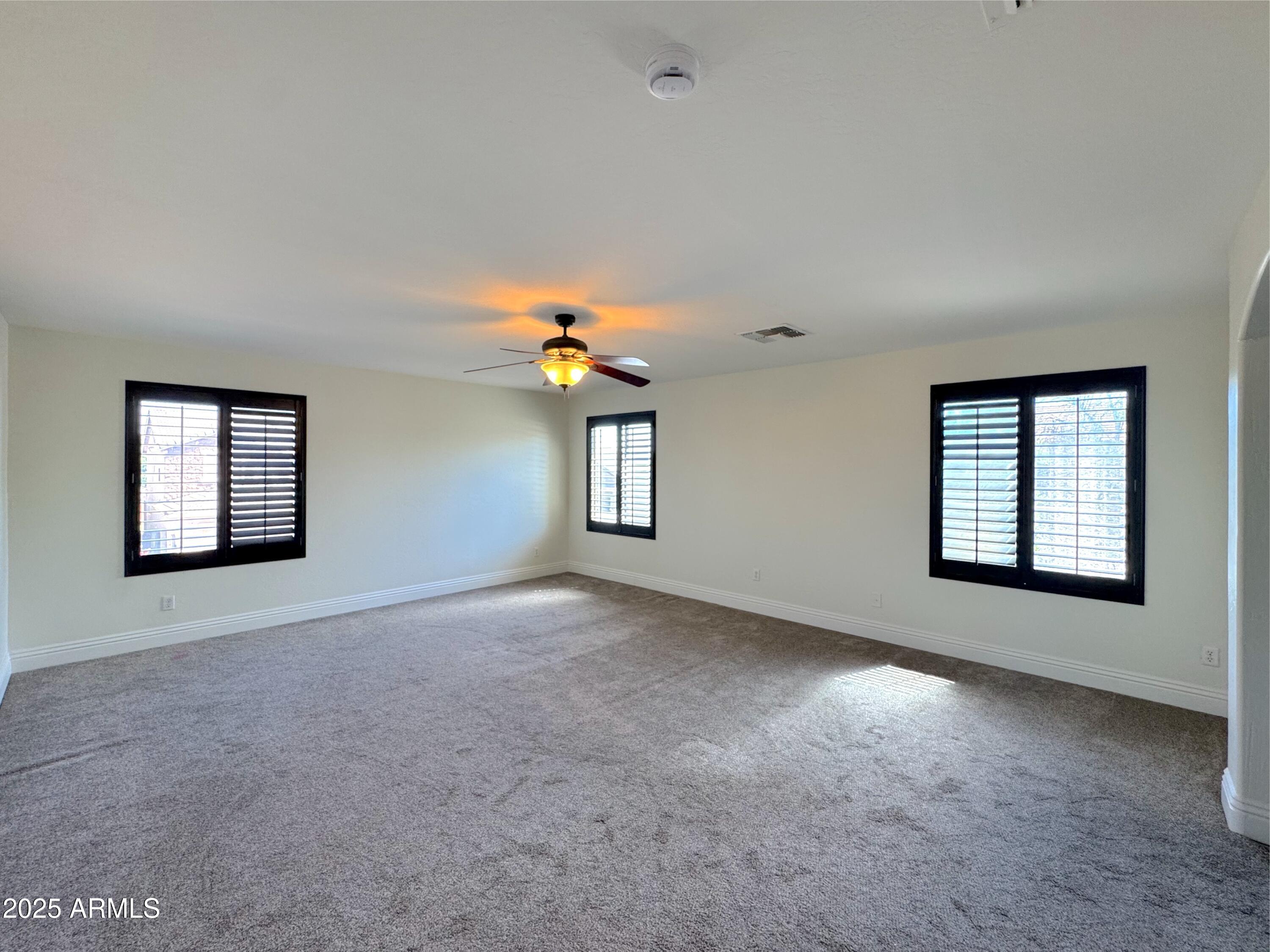 1637 W GREEN TREE Drive