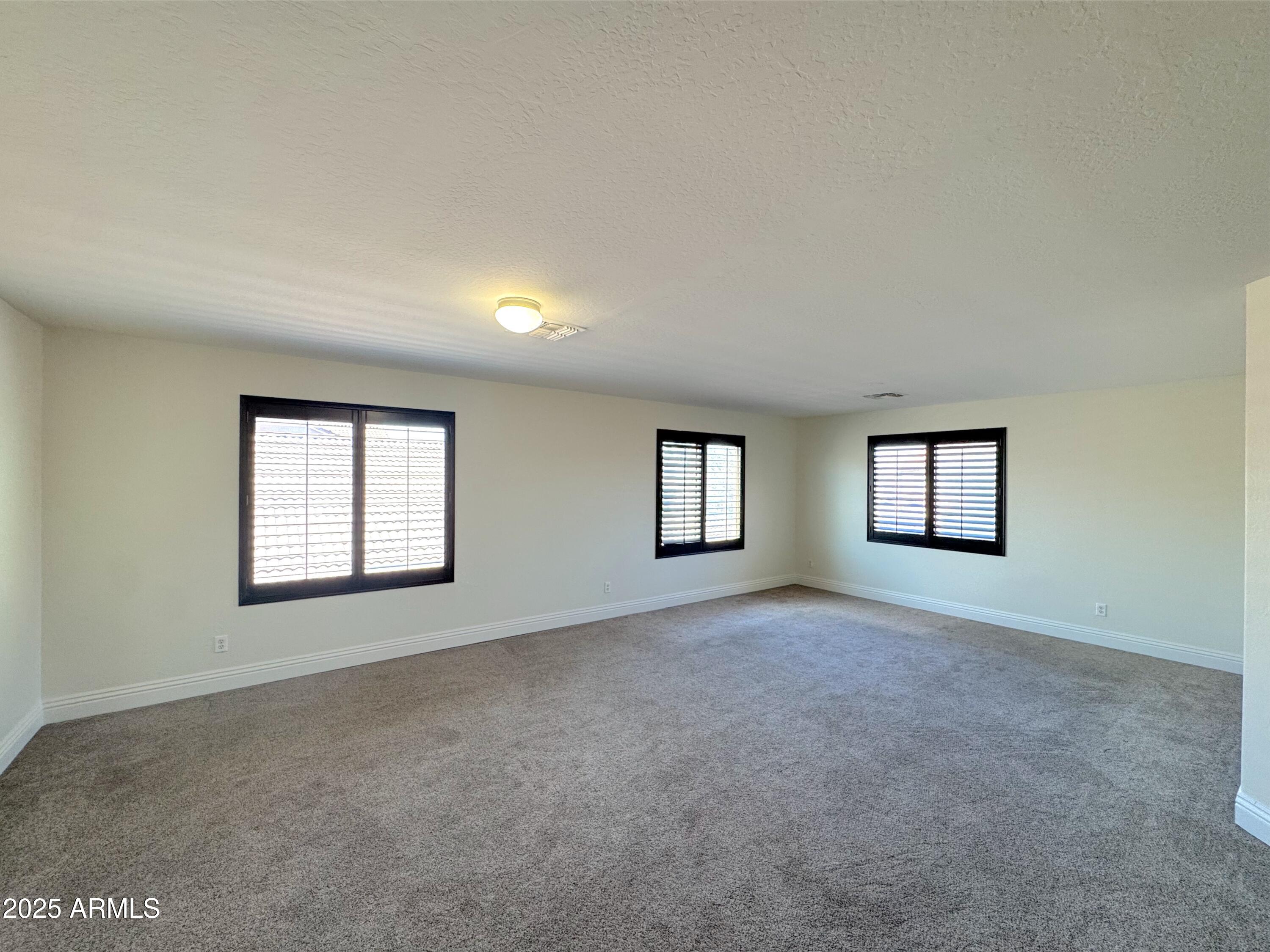 1637 W GREEN TREE Drive