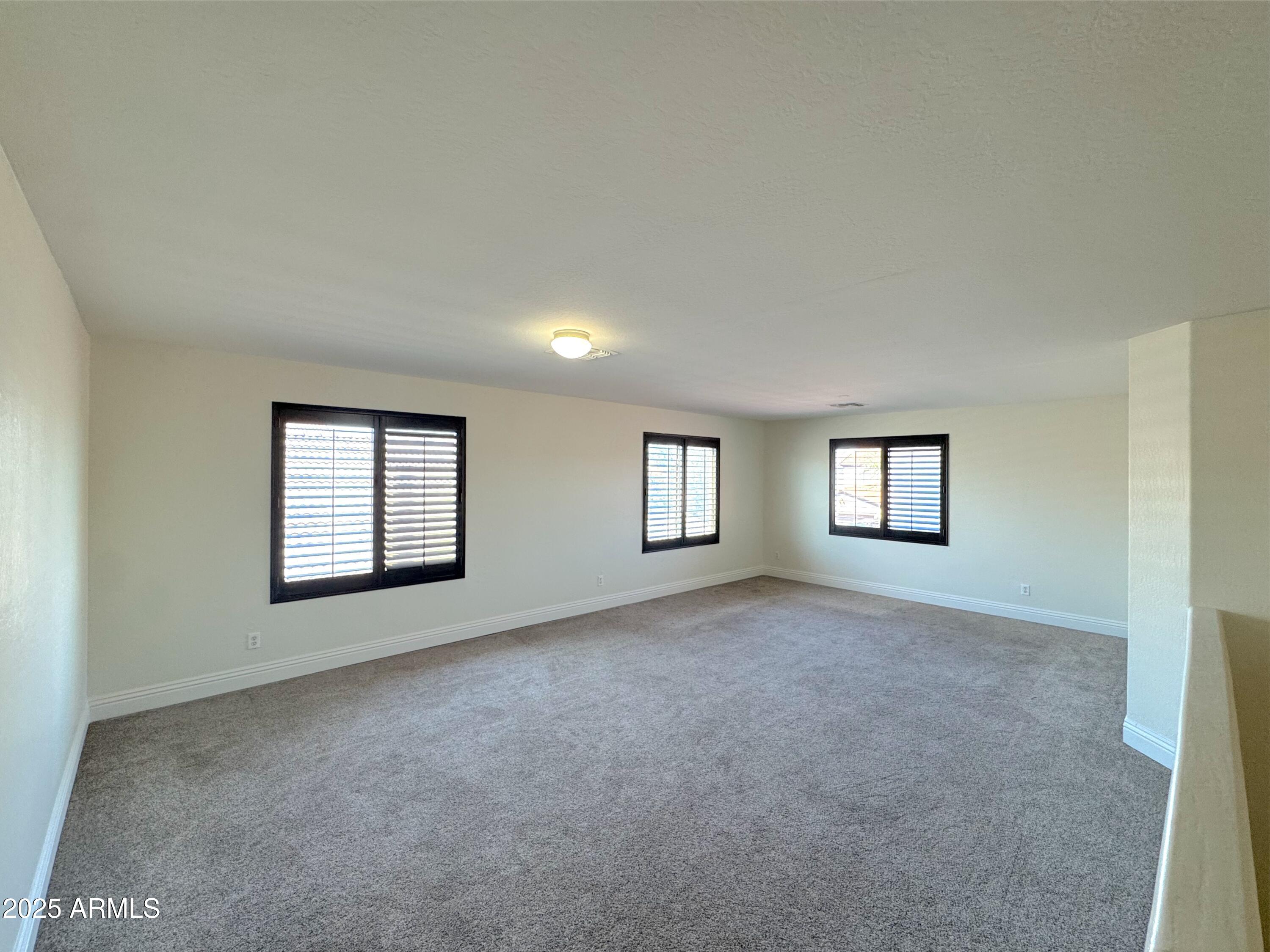 1637 W GREEN TREE Drive