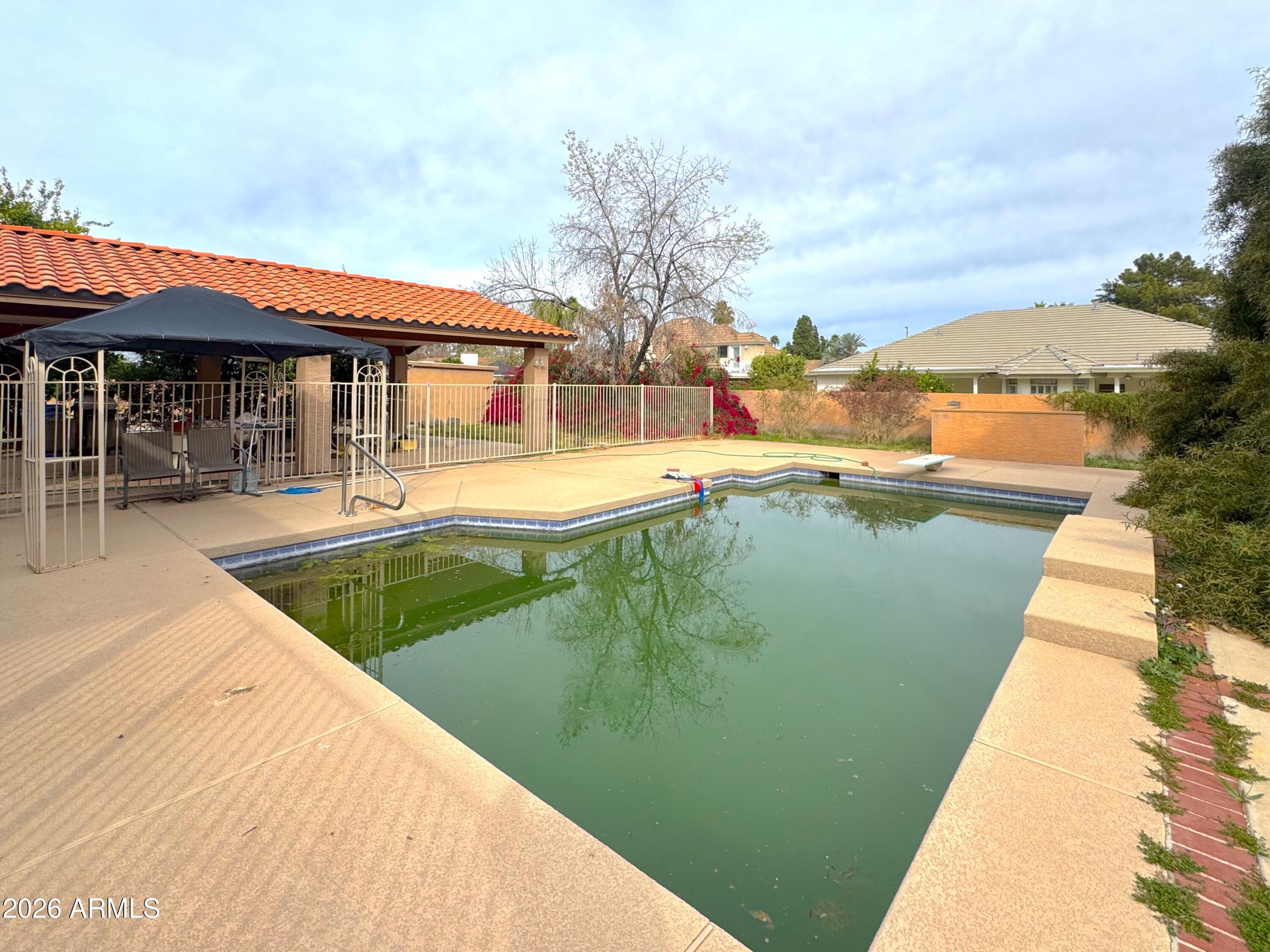 510 E HOUSTON Avenue