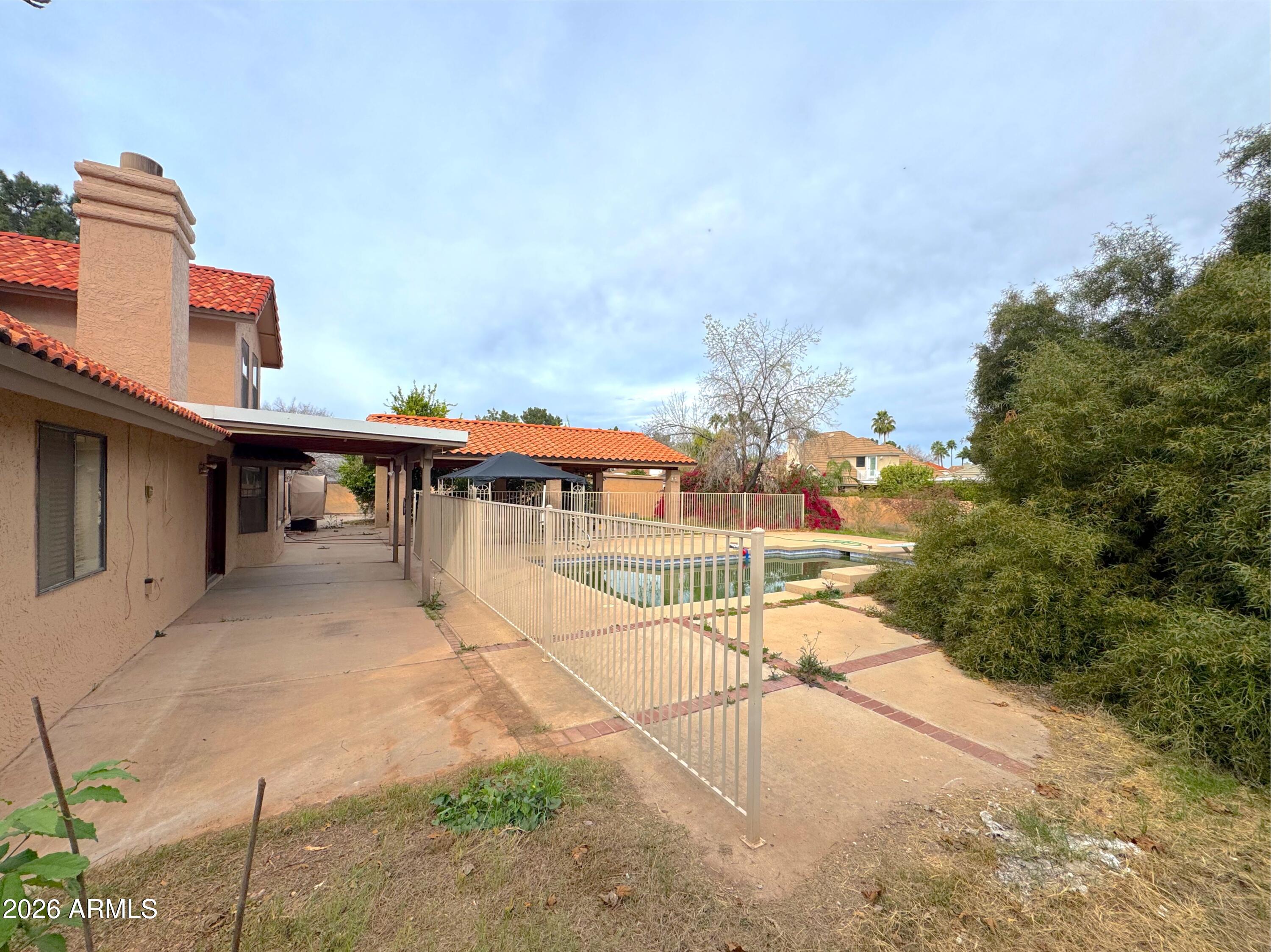 510 E HOUSTON Avenue