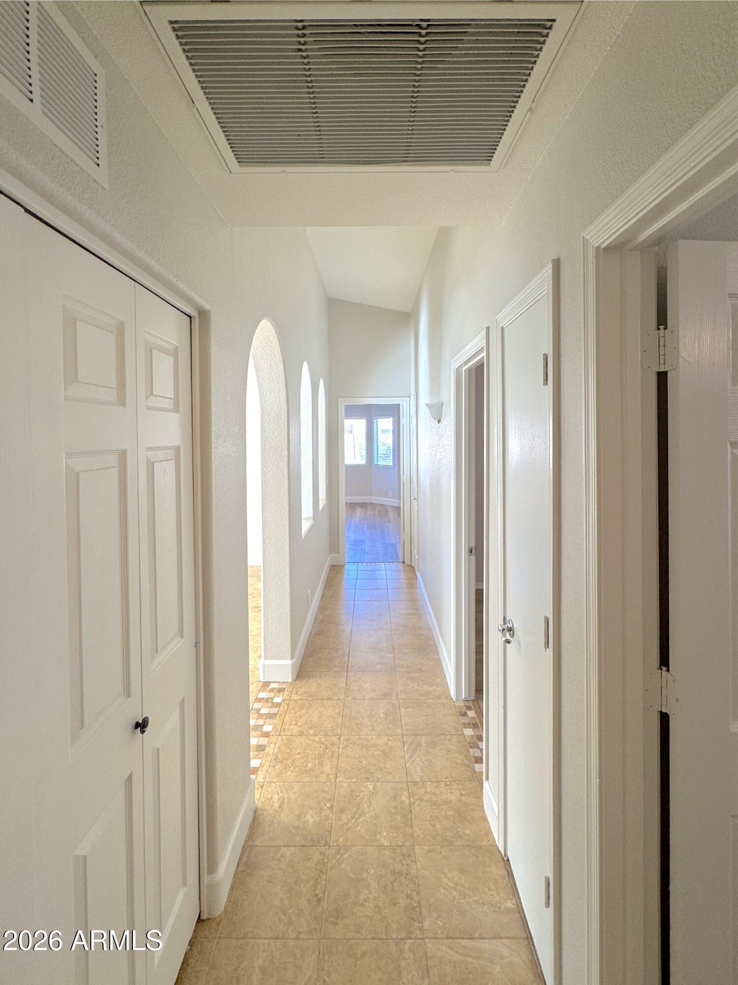 2516 E CAMELLIA Drive