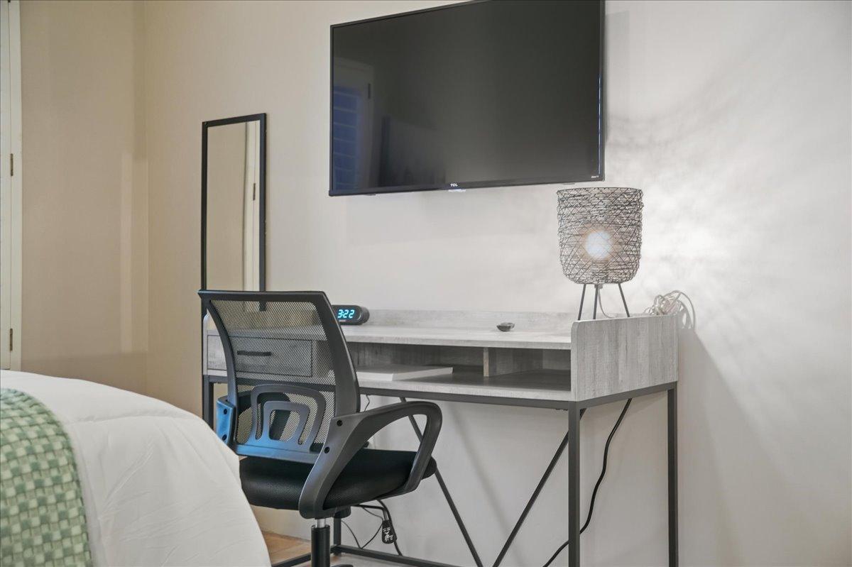 1909 E Coral Tree Drive