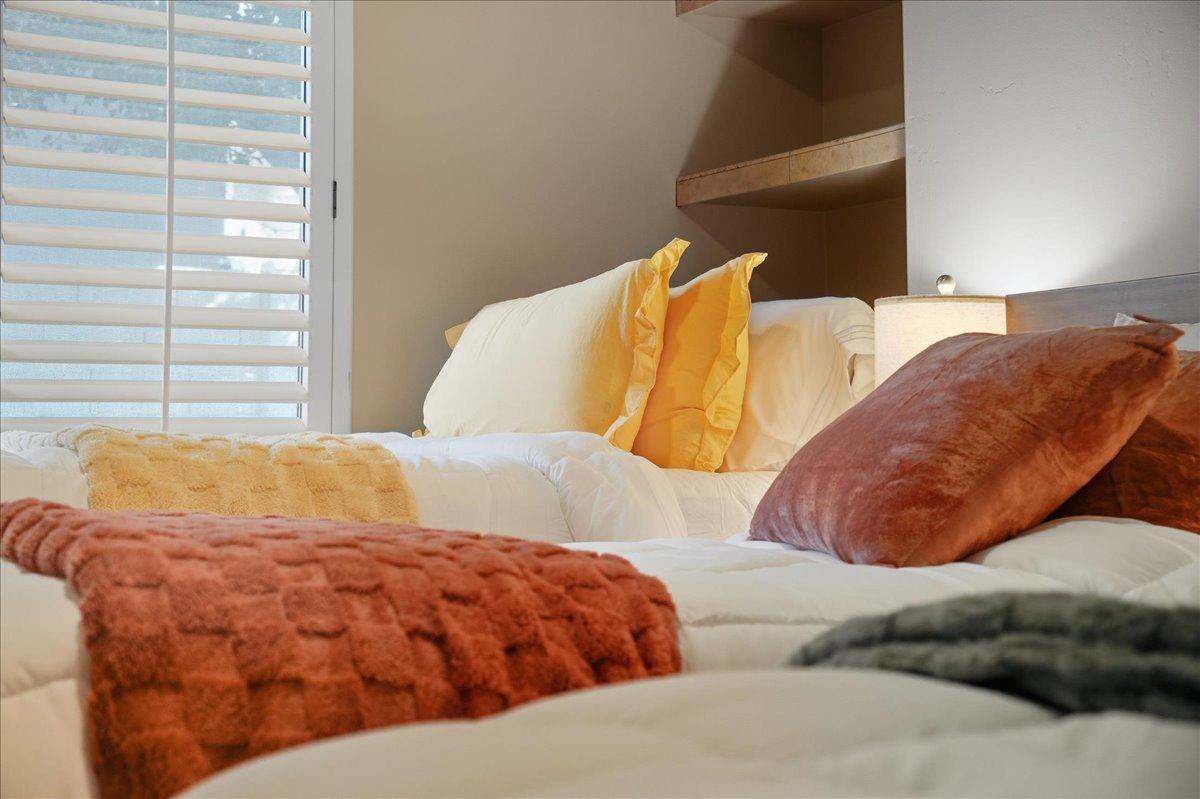 1909 E Coral Tree Drive