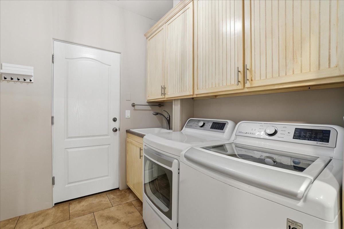 1909 E Coral Tree Drive