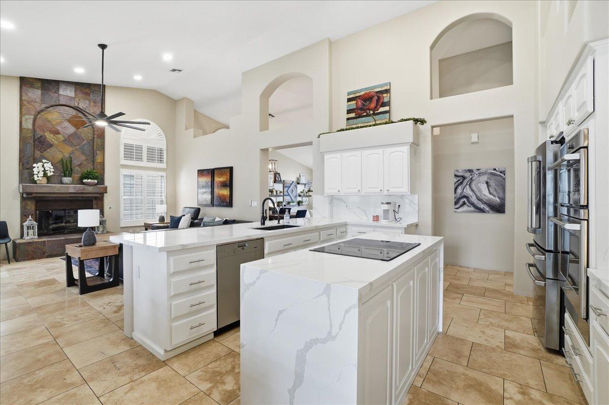 1909 E Coral Tree Drive