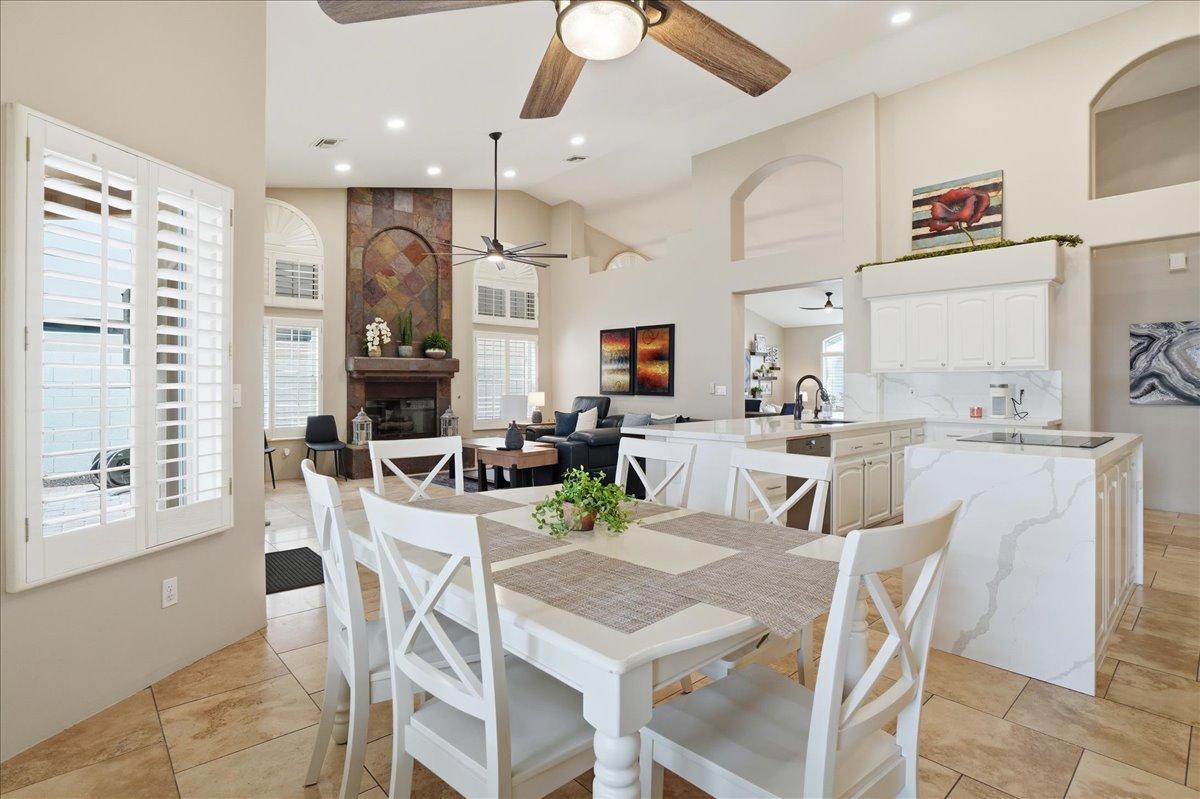 1909 E Coral Tree Drive