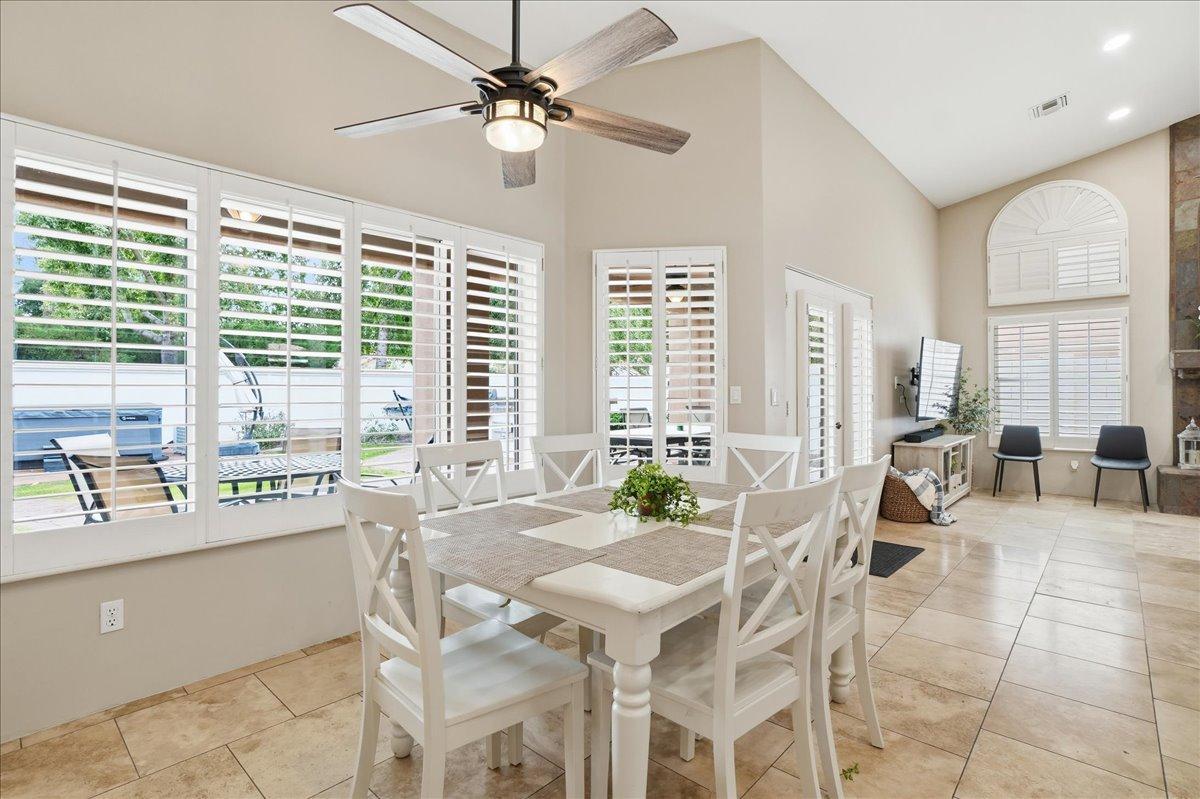 1909 E Coral Tree Drive