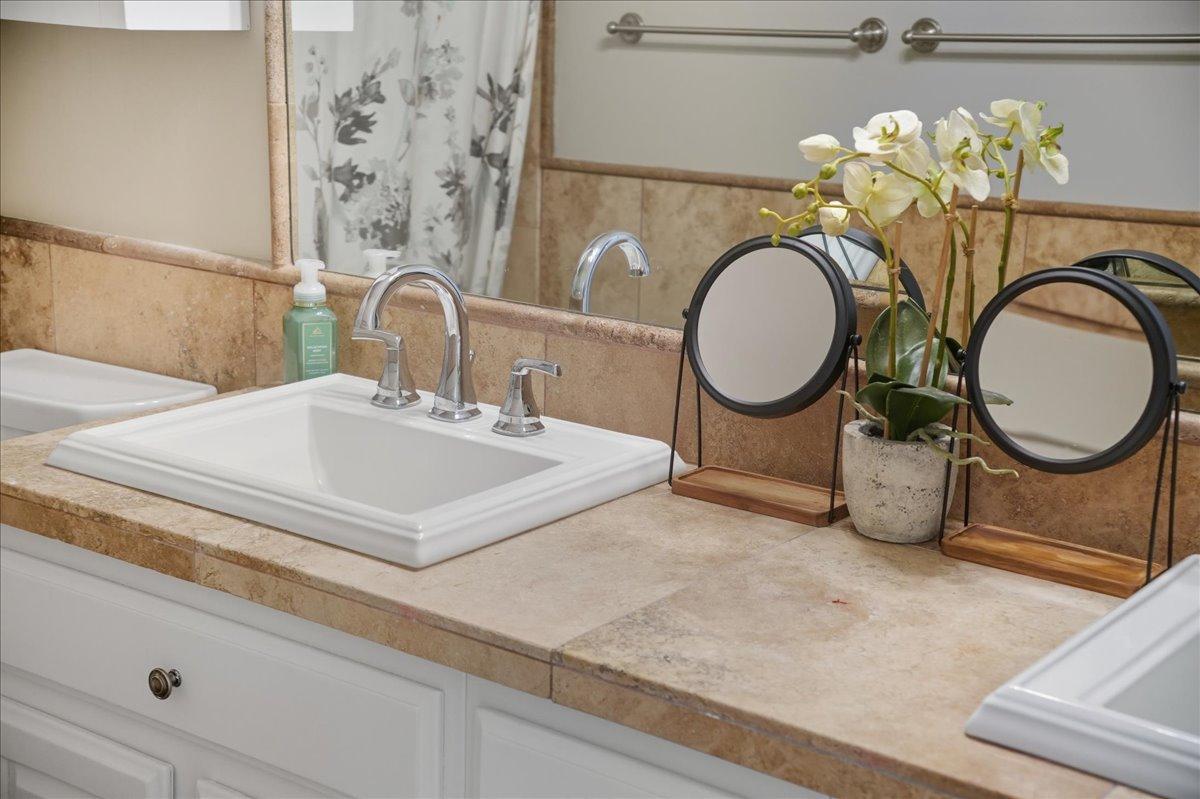 1909 E Coral Tree Drive