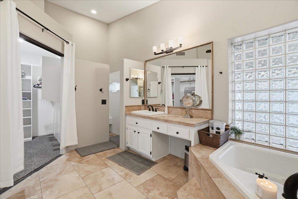 1909 E Coral Tree Drive