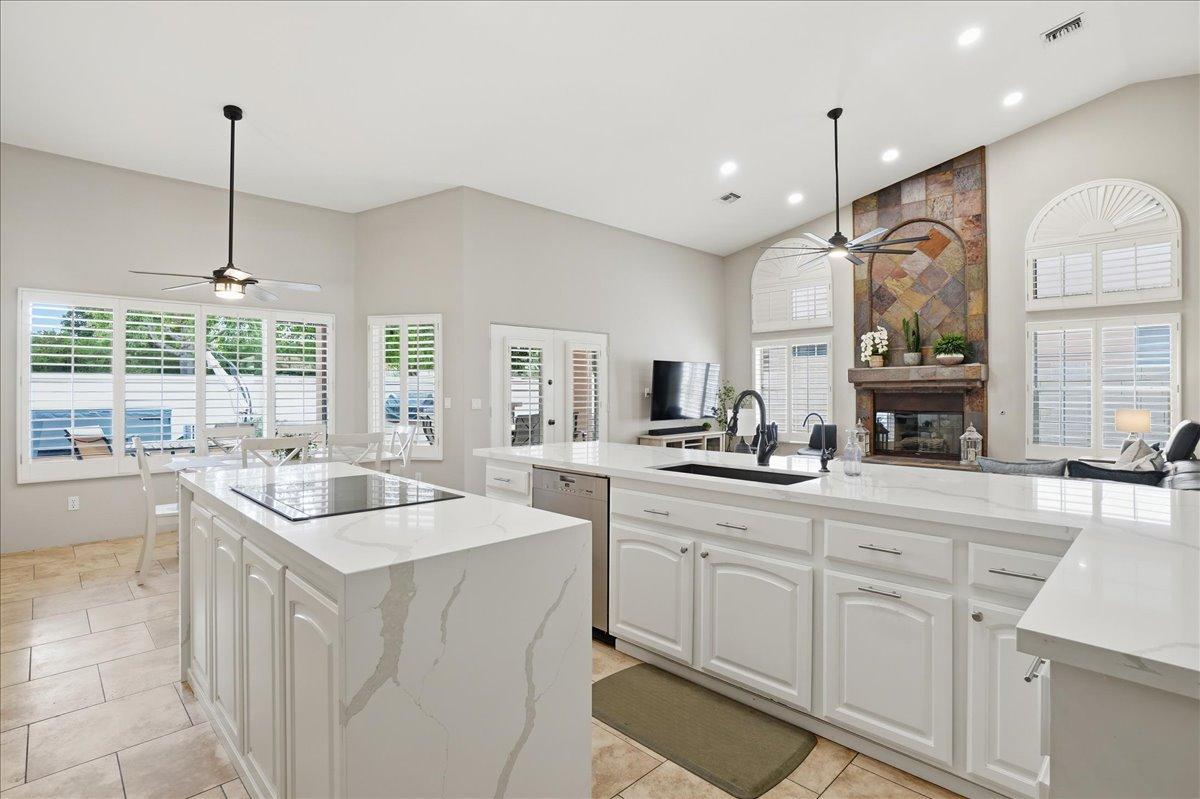 1909 E Coral Tree Drive