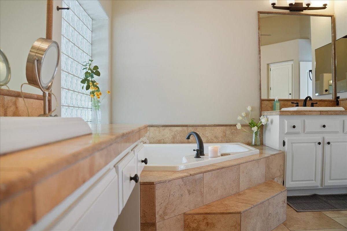 1909 E Coral Tree Drive