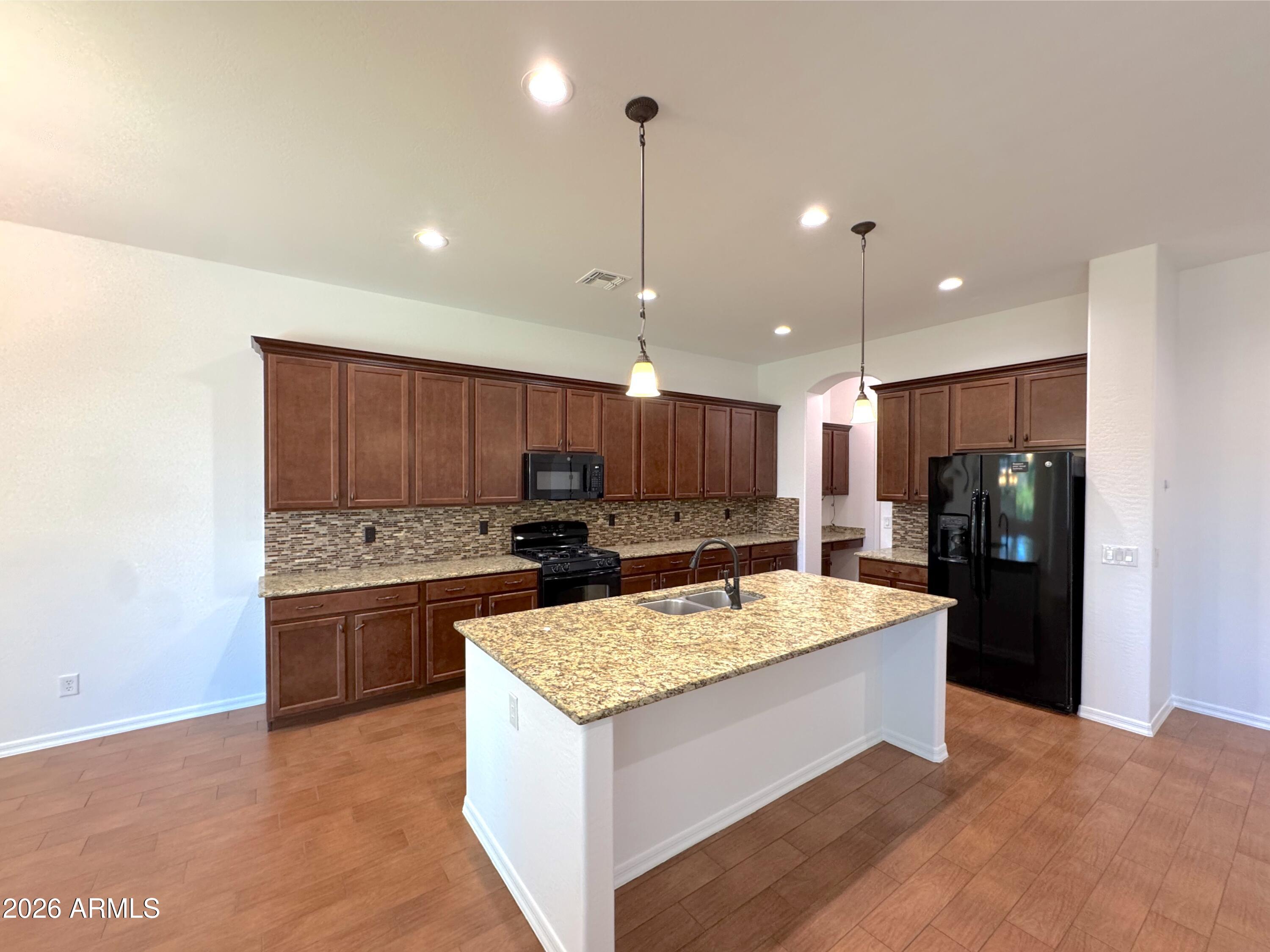 2557 E ORLEANS Drive