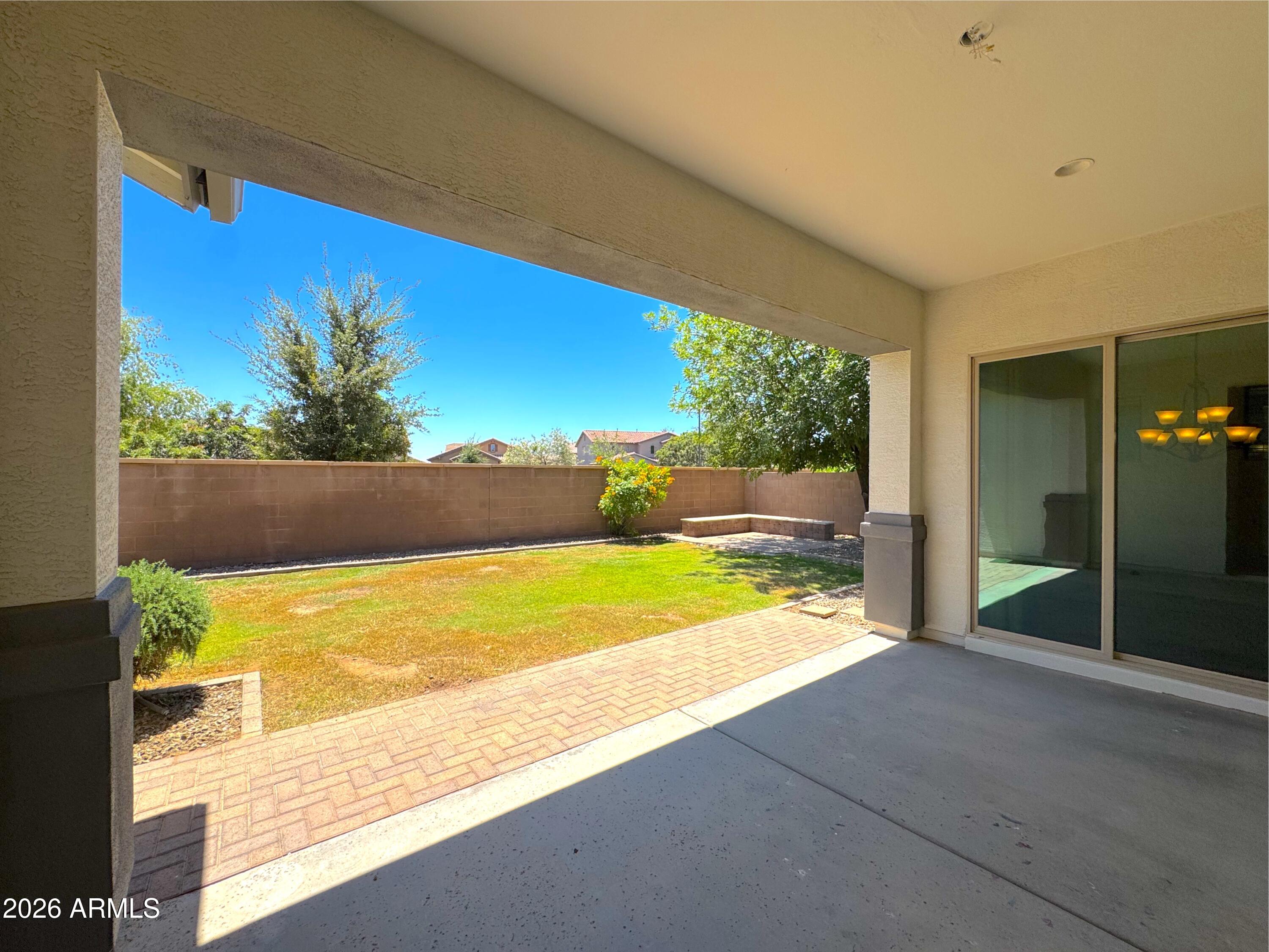2557 E ORLEANS Drive