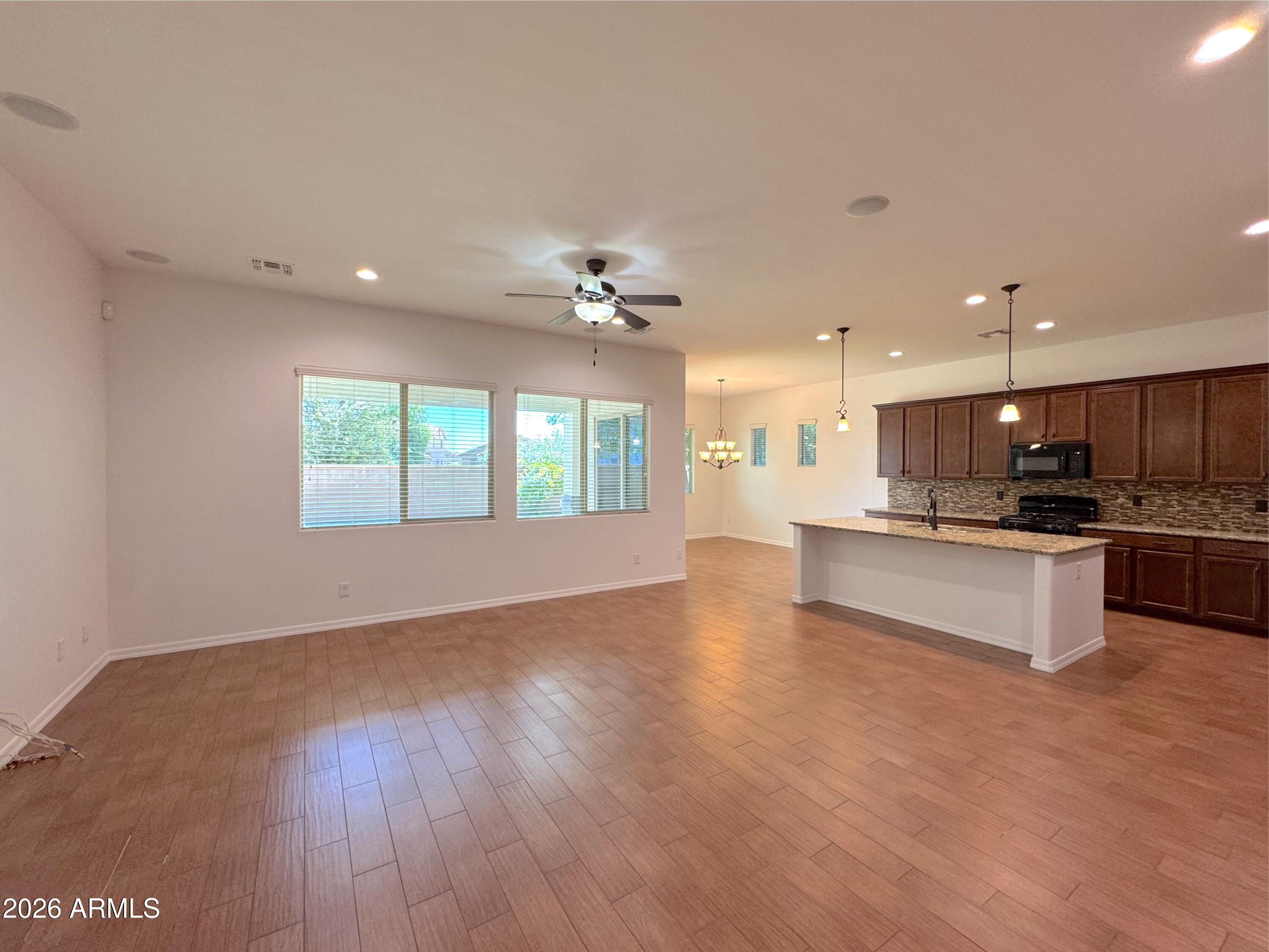 2557 E ORLEANS Drive