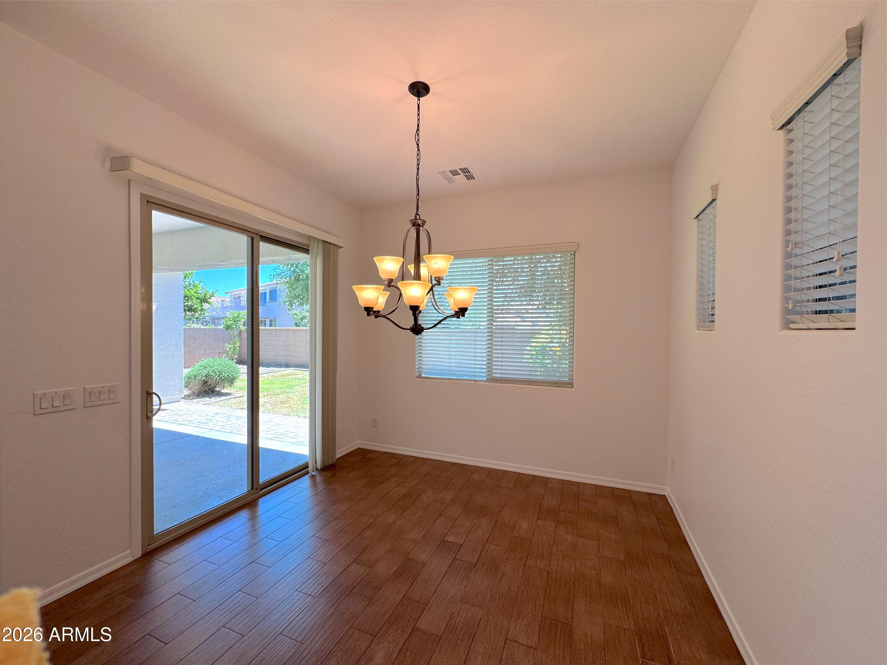 2557 E ORLEANS Drive